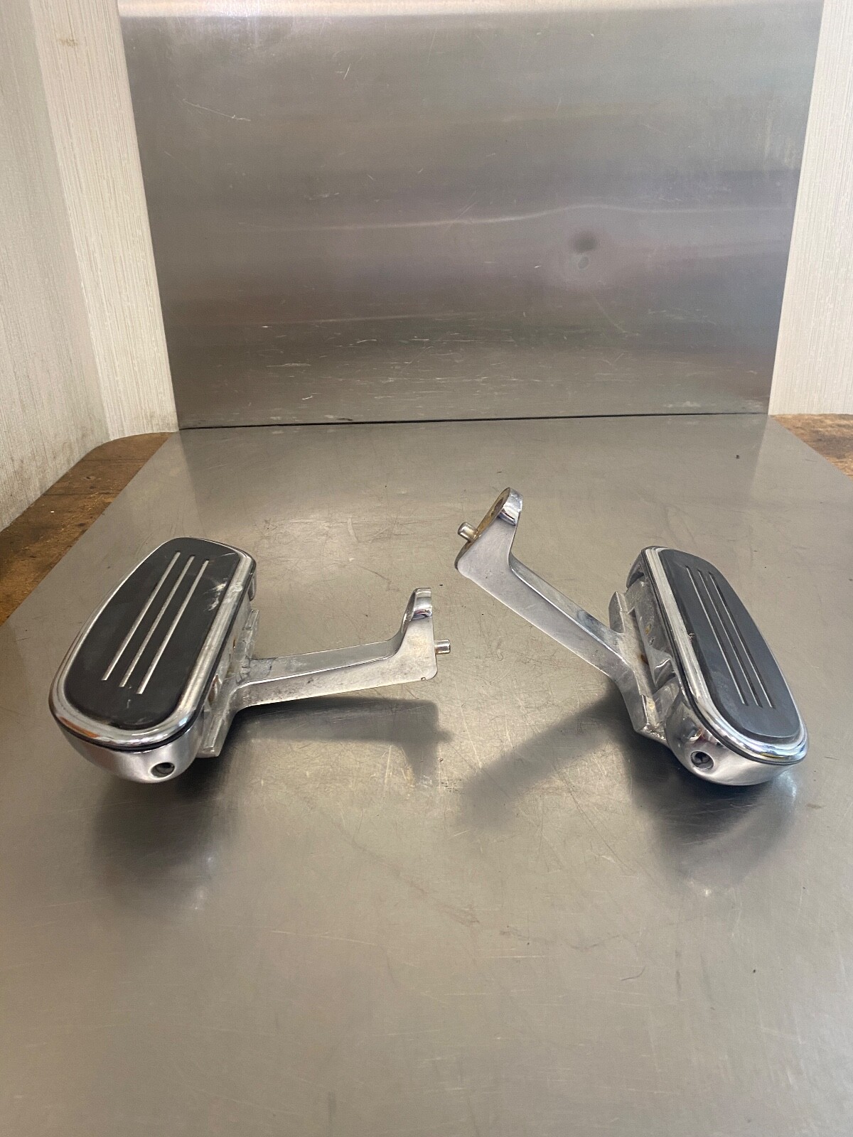 2005 Harley Davidson E/G U/C Streamliner Passenger Footboard & Mount Kit Chrome