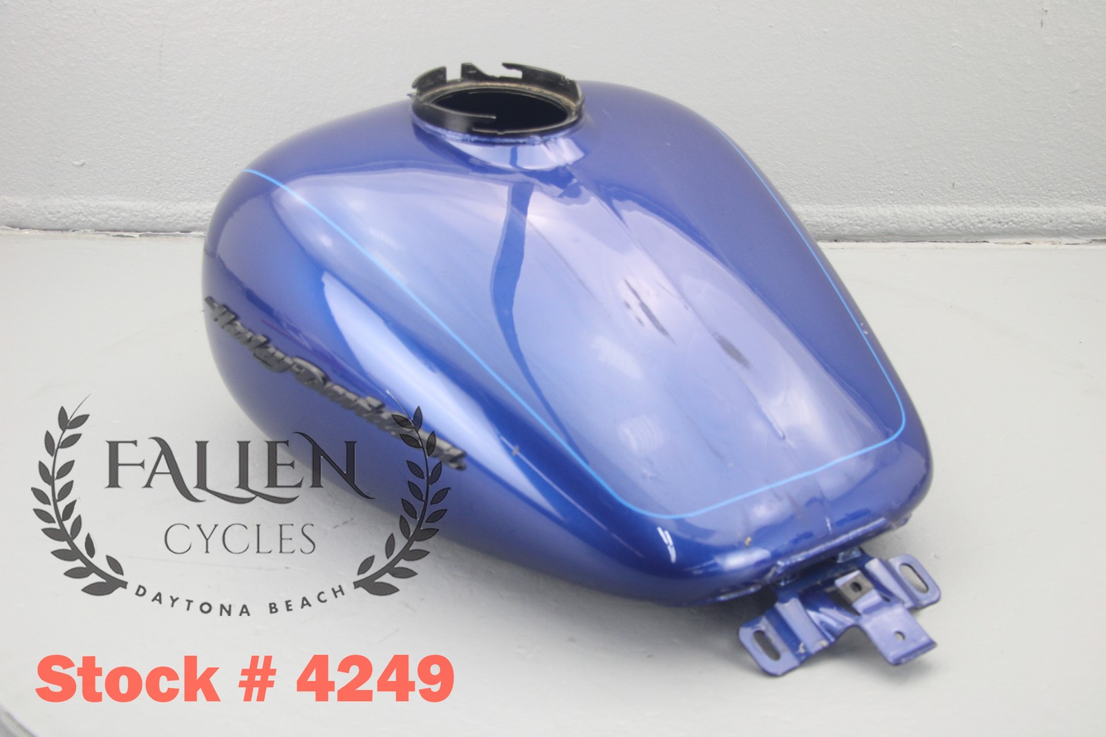 NO DENT 2015 Harley Road Glide Special Fuel Gas Tank SUPERIOR BLUE #4249