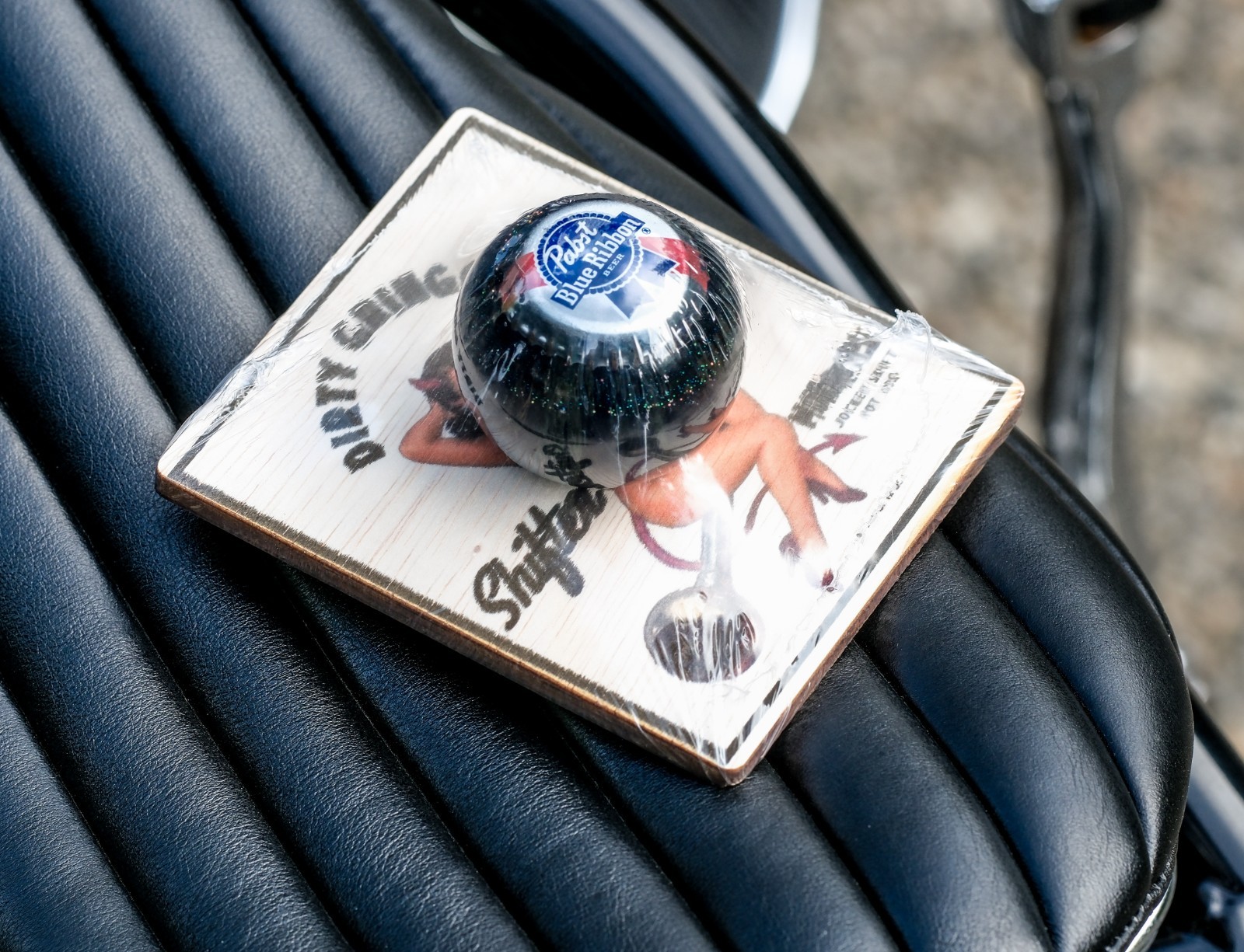 Hot Retro Pabst Blue Ribbon Bottle Cap Old School Motorcycle Jockey Shifter Ball