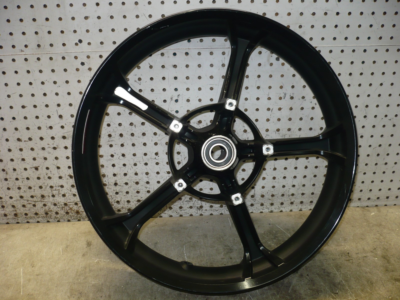 HD HARLEY 00 23 TOURING CVO TOMAHAWK FRONT WHEEL RIM 19X3.50 5 SPOKES