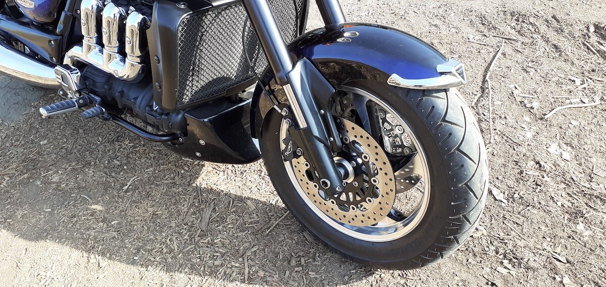 TRIUMPH ROCKET 3 BELLY PAN & BRACKETS, BLACK, FIBREGLASS FINISH