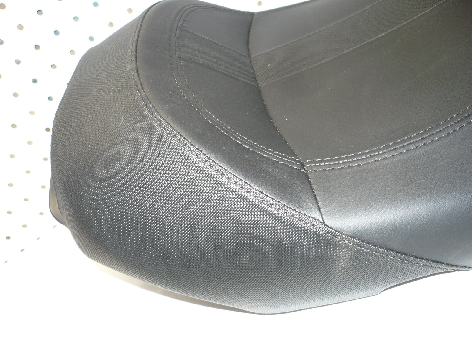 Harley HD 26 Touring NEW Front Driver Low Profile Solo Seat Smooth OEM 52000690
