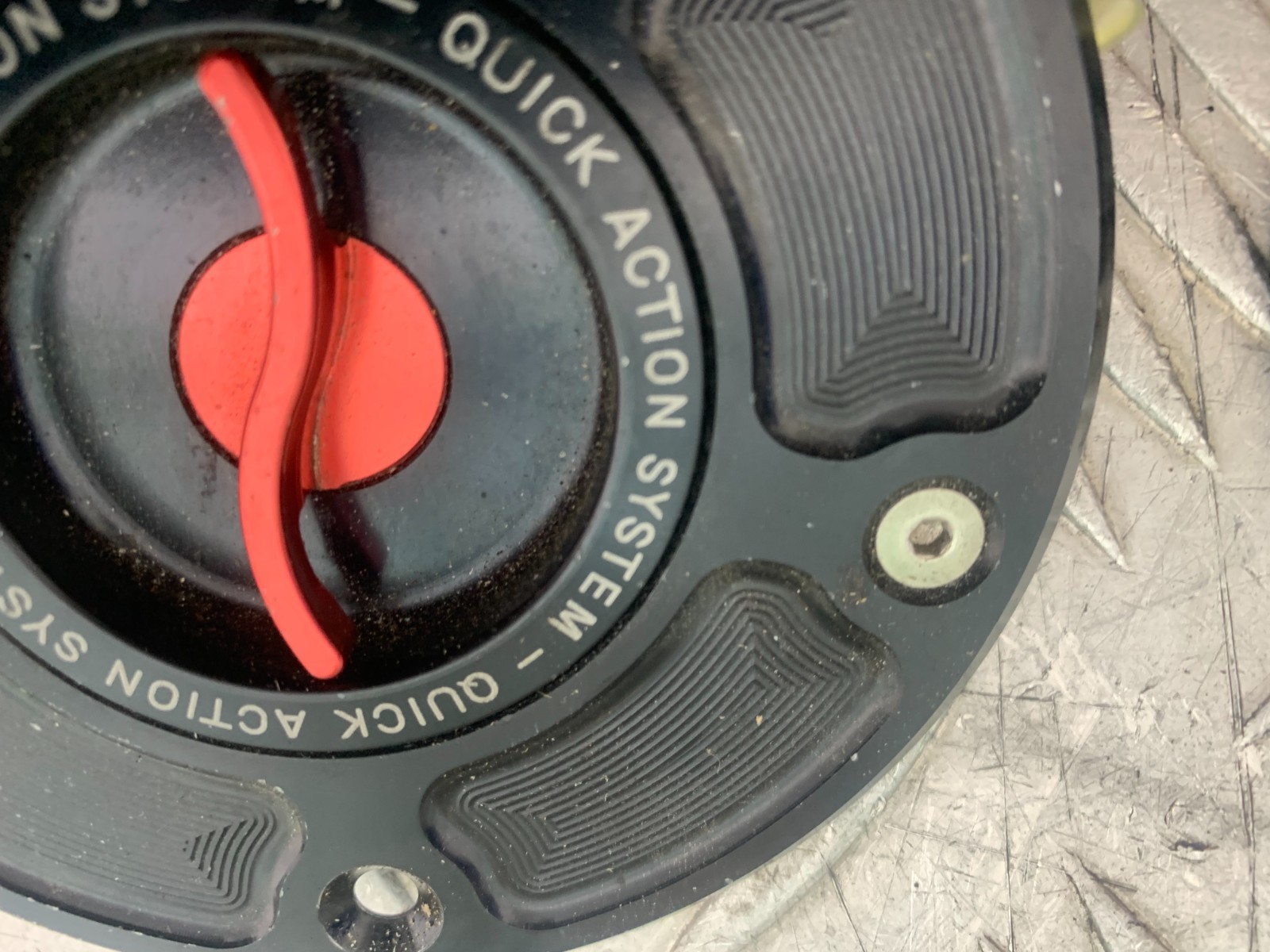 SUZUKI GSXR 1000 K5 K6 PETROL CAP YEAR 2005-06 (CMB1359)