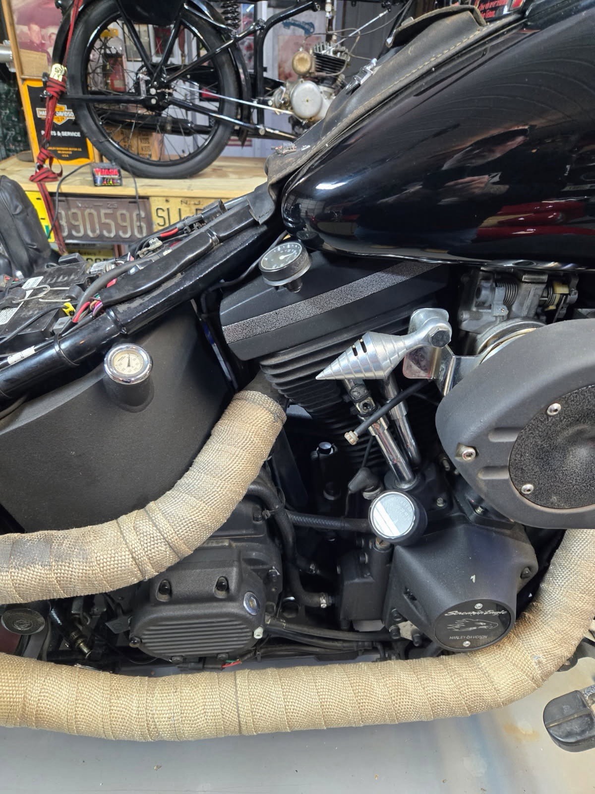 Harley Softail Chopper Shotgun2 Inch Pipes. Fits All Evo An Twin can Up To 2010