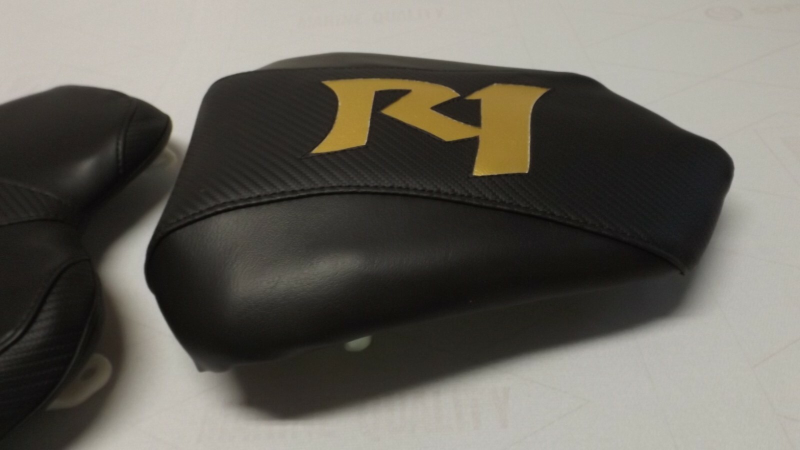 YAMAHA 07/08 BLACK CARBON FIBER TEX./GOLD CUSTOM FRONT & REAR SEAT COVERS YZF R1