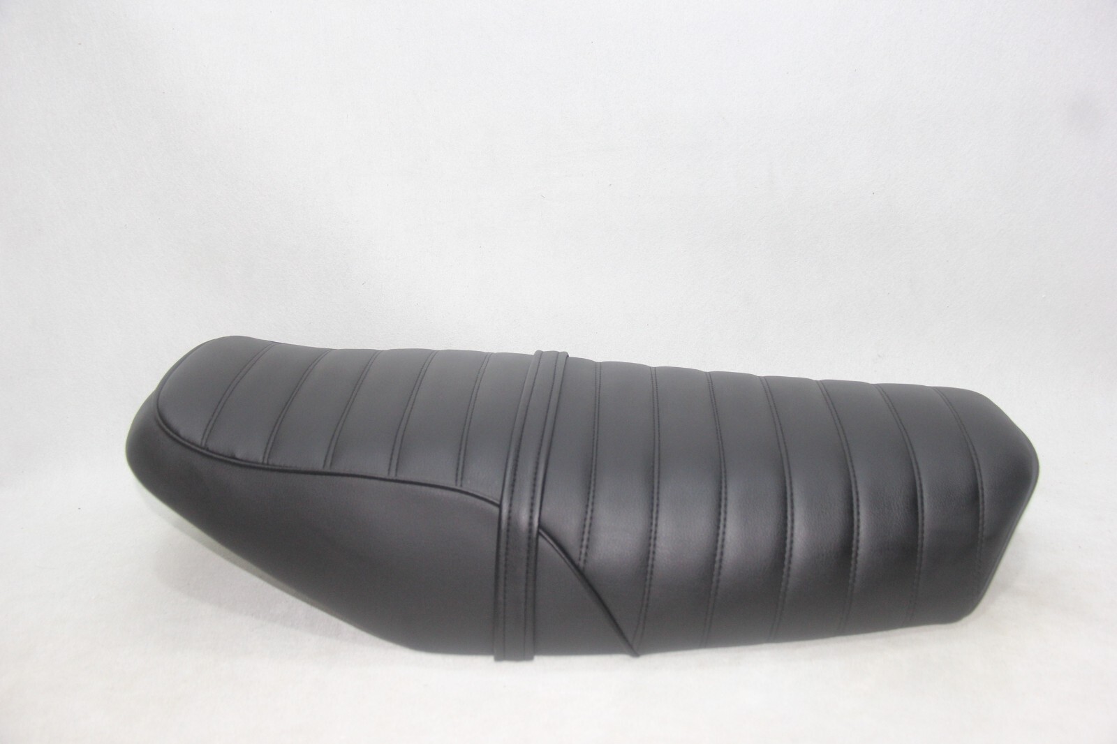1978 1979 Kawasaki KZ400B KZ400C KZ400 B B1 B2 C C1 C2 motorcycle seat SKU L6708