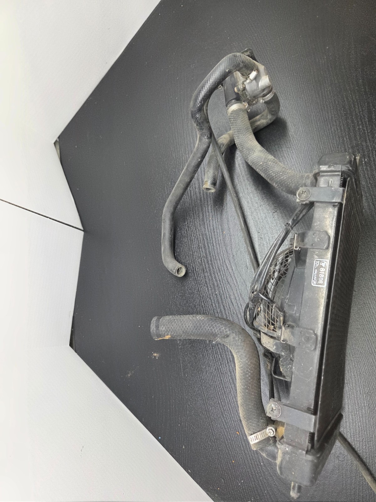 Kawasaki Vulcan 1500 radiator – fan and thermostat housing