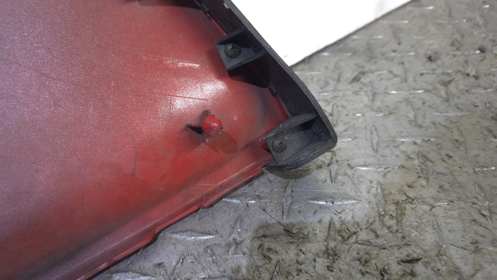 1984-1986 Suzuki GSX1100E GSX1100EF RIGHT SIDE MID FAIRING (1 BROKEN TAB)
