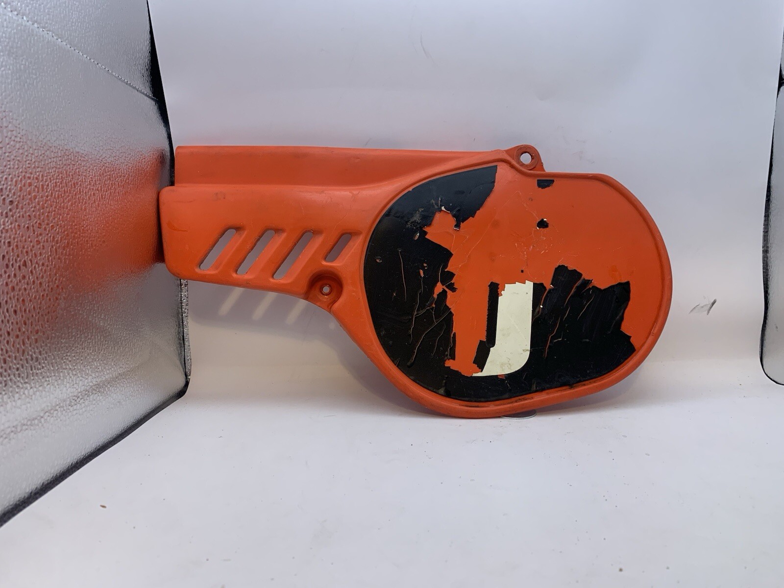 HONDA CR60 LEFT SIDE COVER PLASTICS USED. PART NOT AVAILABLE.