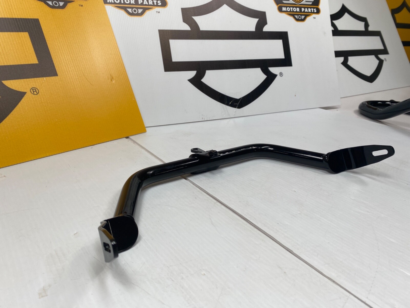 15-23 OEM Harley Road Glide Chopped Engine Guard Crash Bar Fairing support