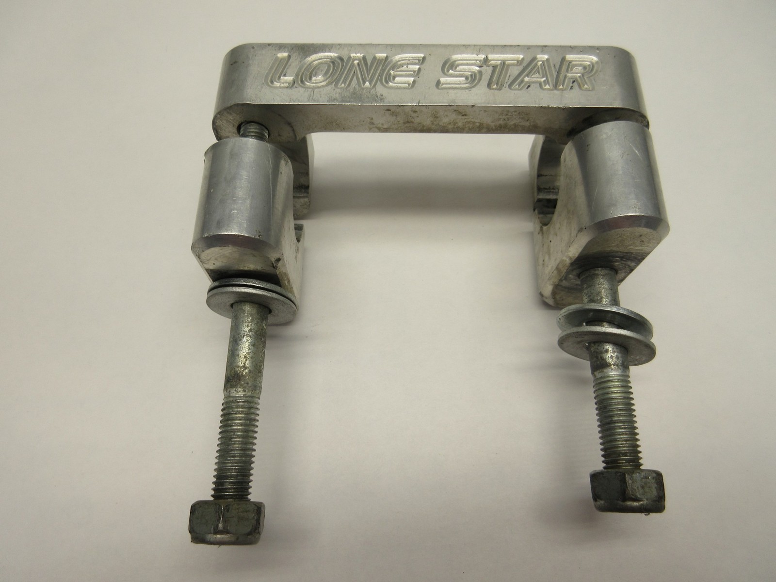 LONESTAR HANDLEBAR RISER CLAMPS 1″ DIAMETER