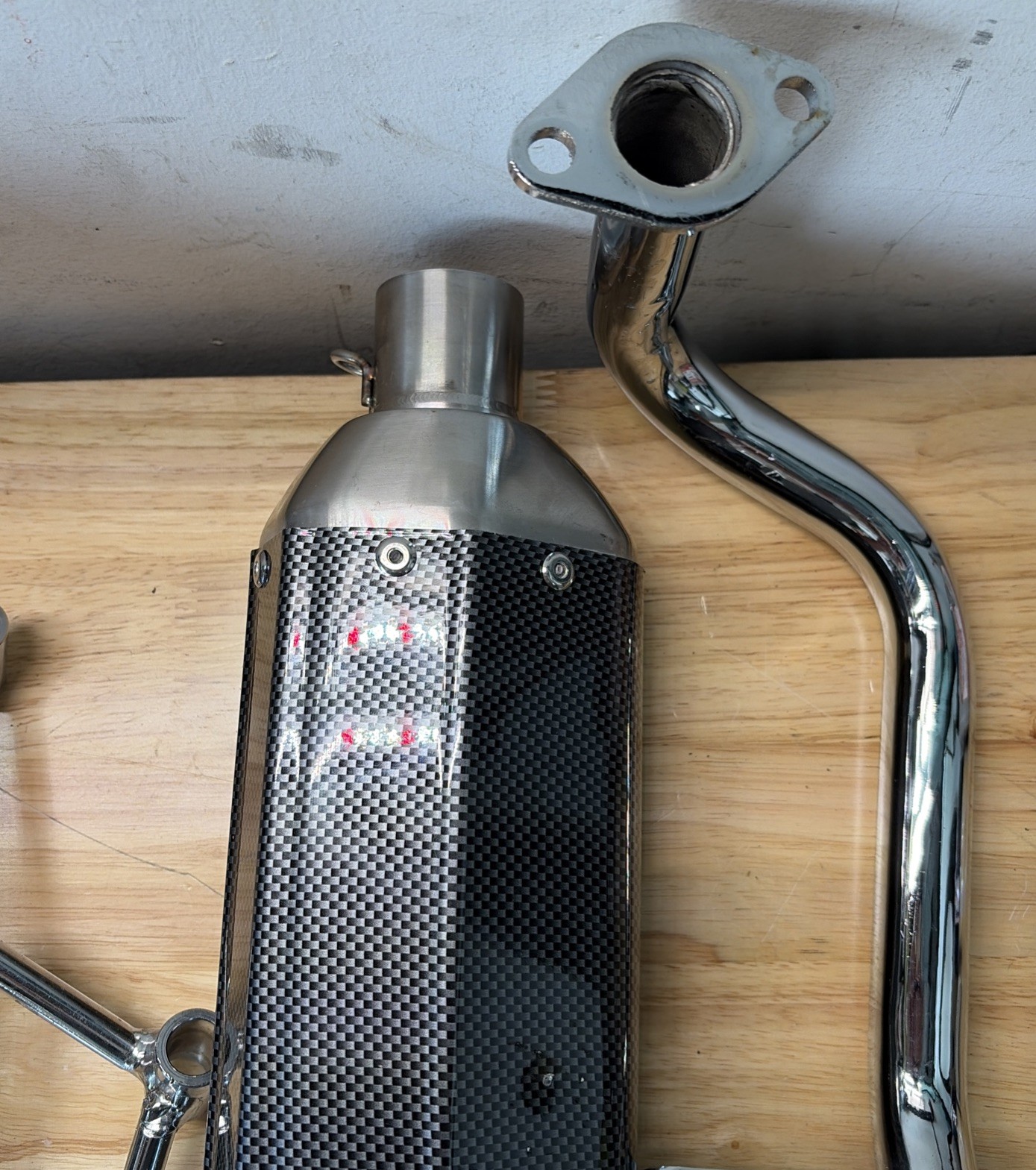 G Exhaust Muffler GY6 50cc-100cc 4-Stroke Carbon Fiber Cosmetic Marks