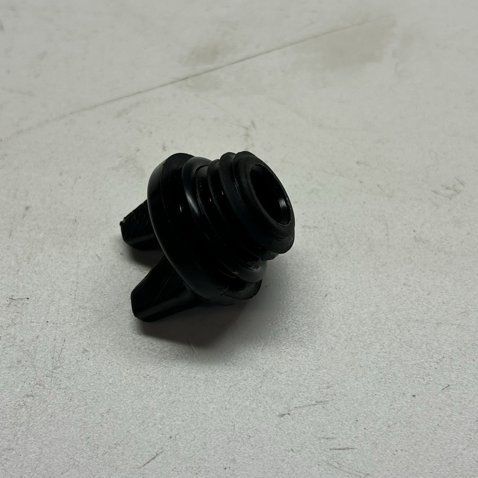 05 – 21 YAMAHA YZ125 YZ 125 OIL FILL PLUG