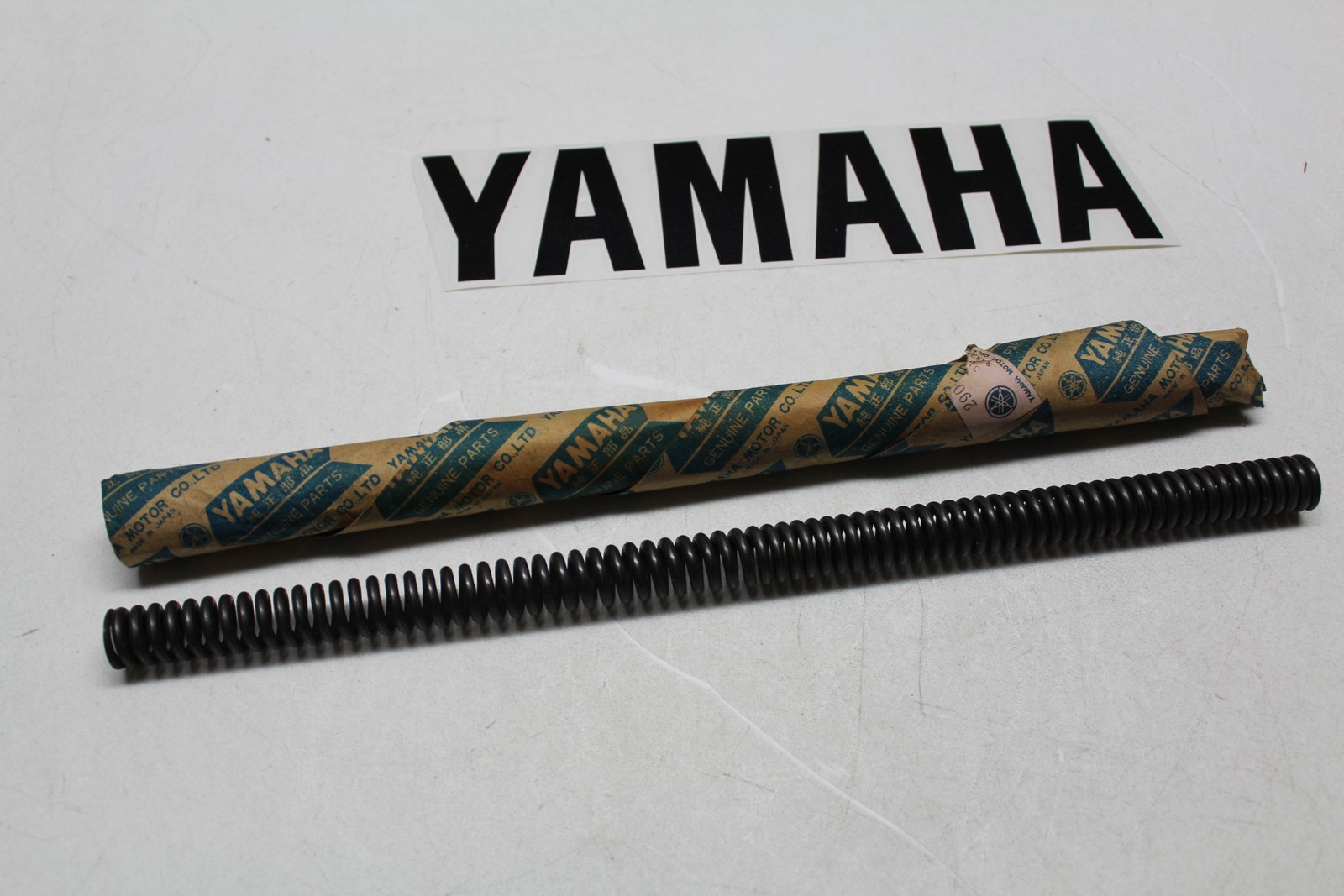 NOS Genuine YAMAHA CHAPYY LB80 JT1 JT2 GT1 FRONT FORK SPRING OEM 290-23141-00-00
