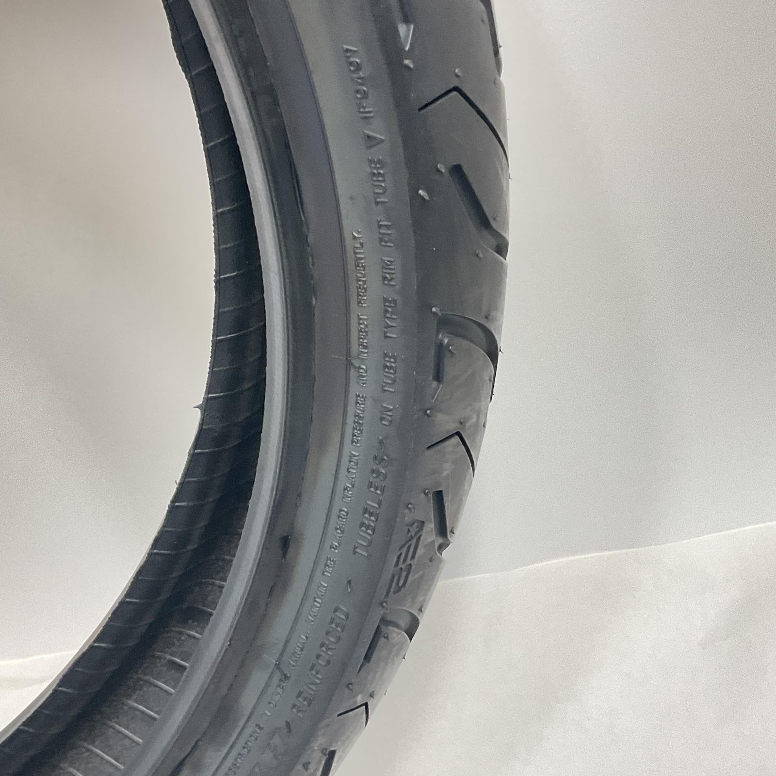 DUNLOP 19″ Front Blackwall Motorcycle Tire AE2 130/60B19 67H 45252455