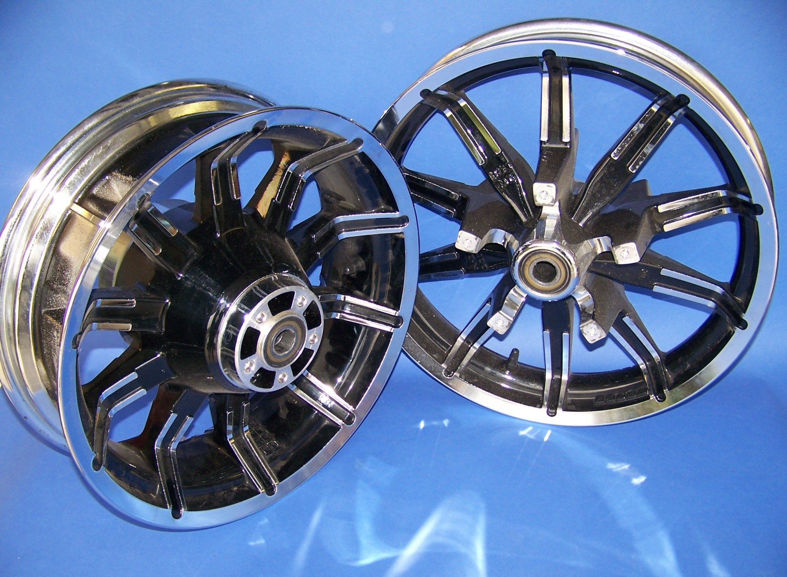 HARLEY 2014 AND LATER IMPELLER WHEELS ULTRA ROAD KING CHROME AND BLACK