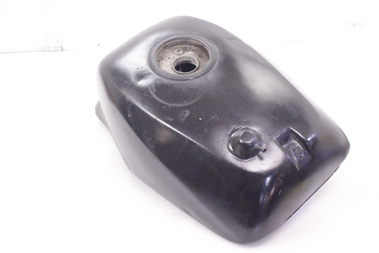 00-02 DUCATI SUPERSPORT 750 OEM GAS TANK FUEL CELL PETROL RESERVOIR