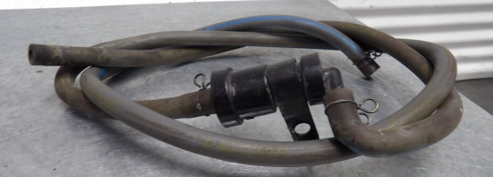 07-23 Kawasaki Vulcan VN900 gas fuel tank check valve w hose 49116-0014