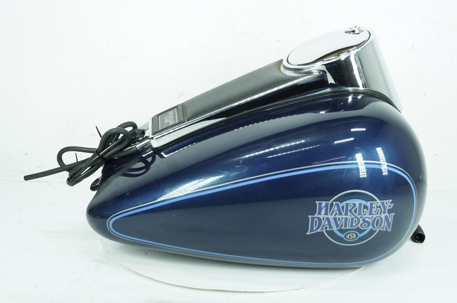 00 Harley Touring FLHT Electra Glide OEM Fuel Gas Tank Gasoline Reservoir DENTED