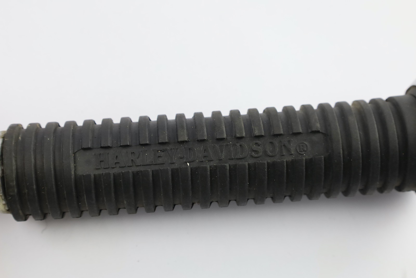 Harley Davidson Dyna Softail – 125mm Passenger Footrest 17-0441C-BC324 A718