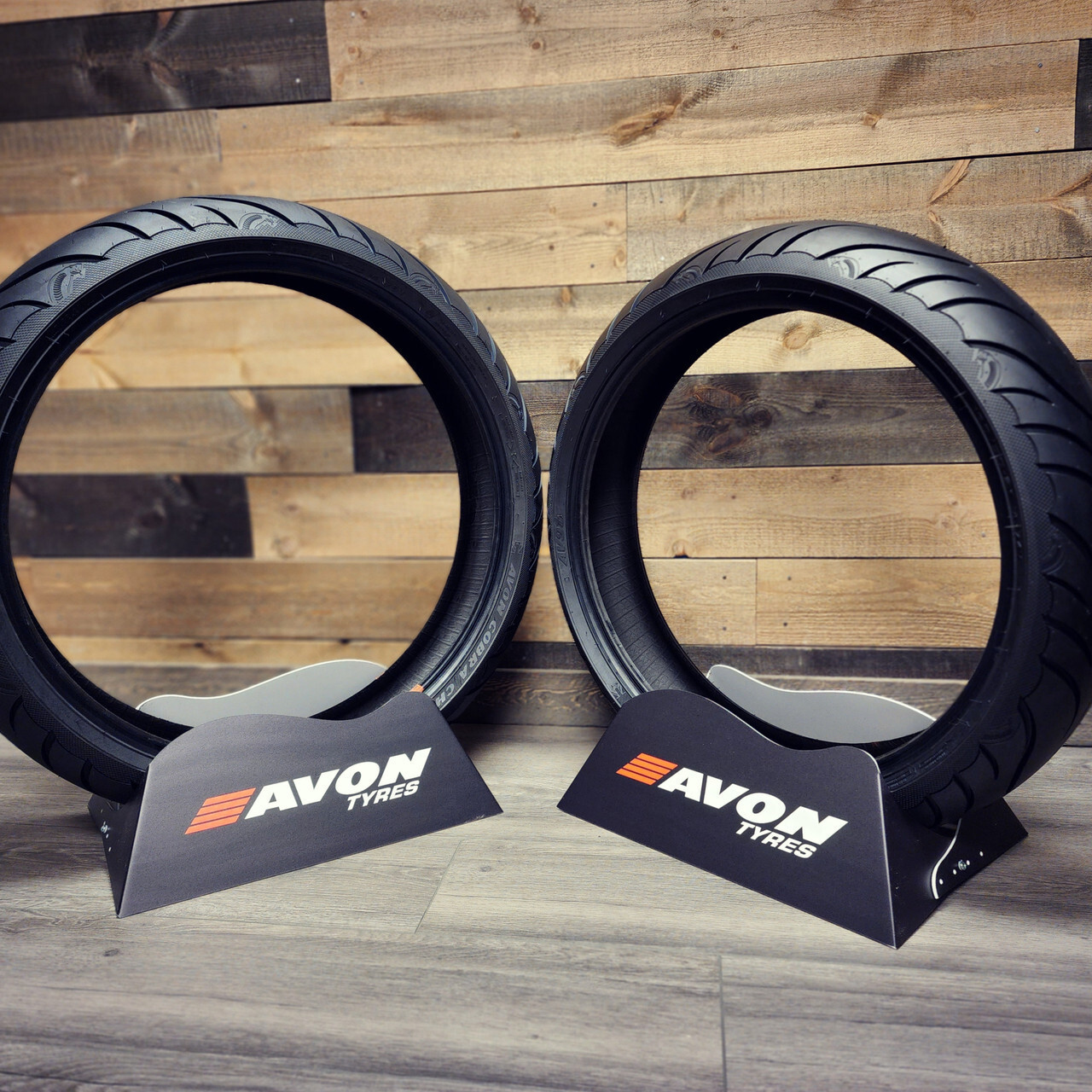 180/50-23 Avon Cobra Chrome Fat Bagger Tires