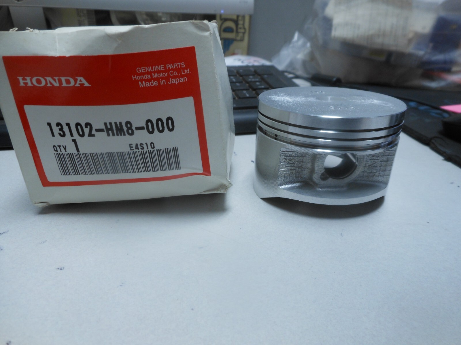NOS Honda OEM 1ST O/S Piston 1997-2001 TRX250 13102-HM8-000