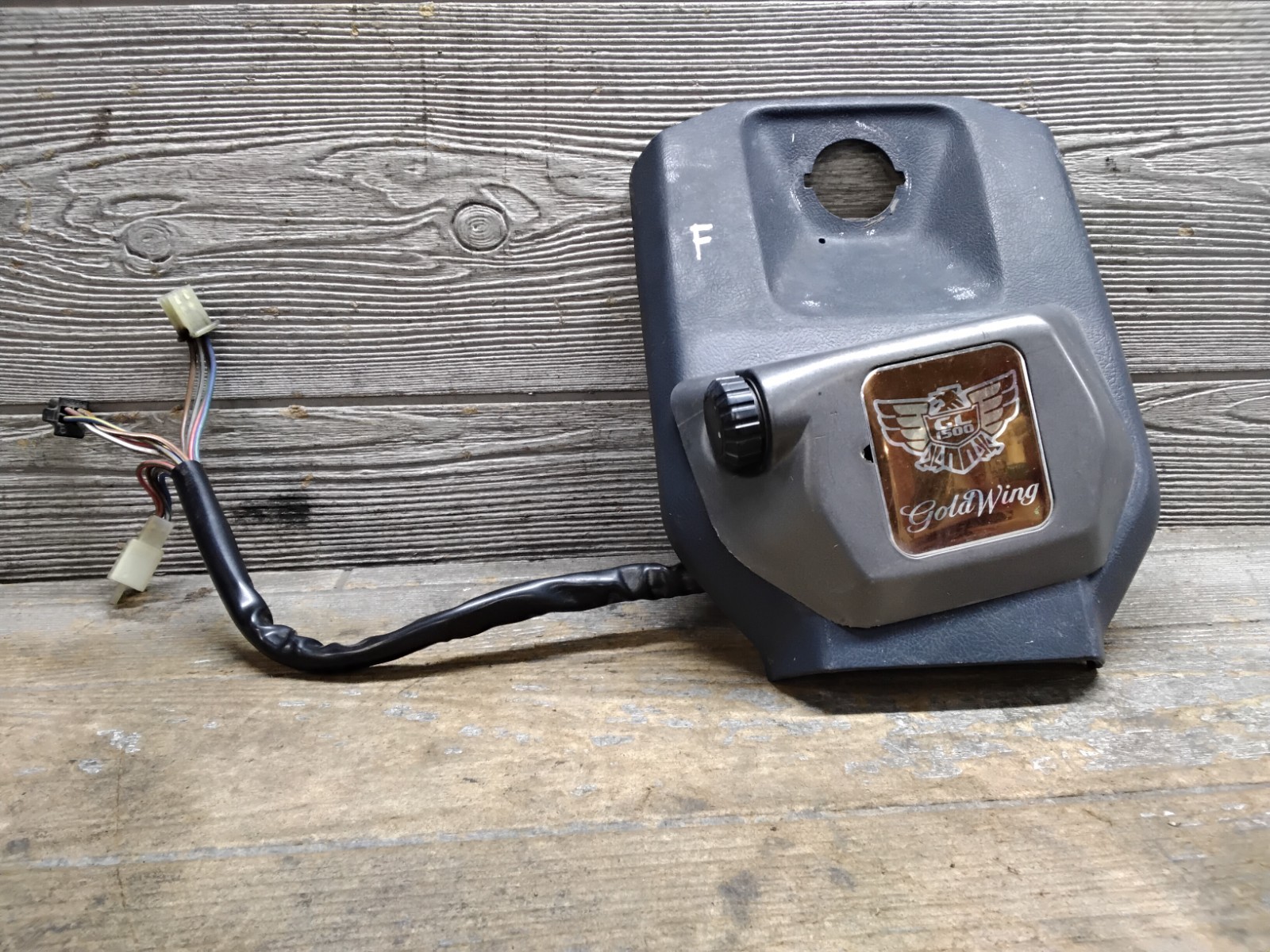 1994 HONDA GL1500 GOLDWING IGNITION KEY COVER PANEL REAR SPEAKER VOLUME IH-719