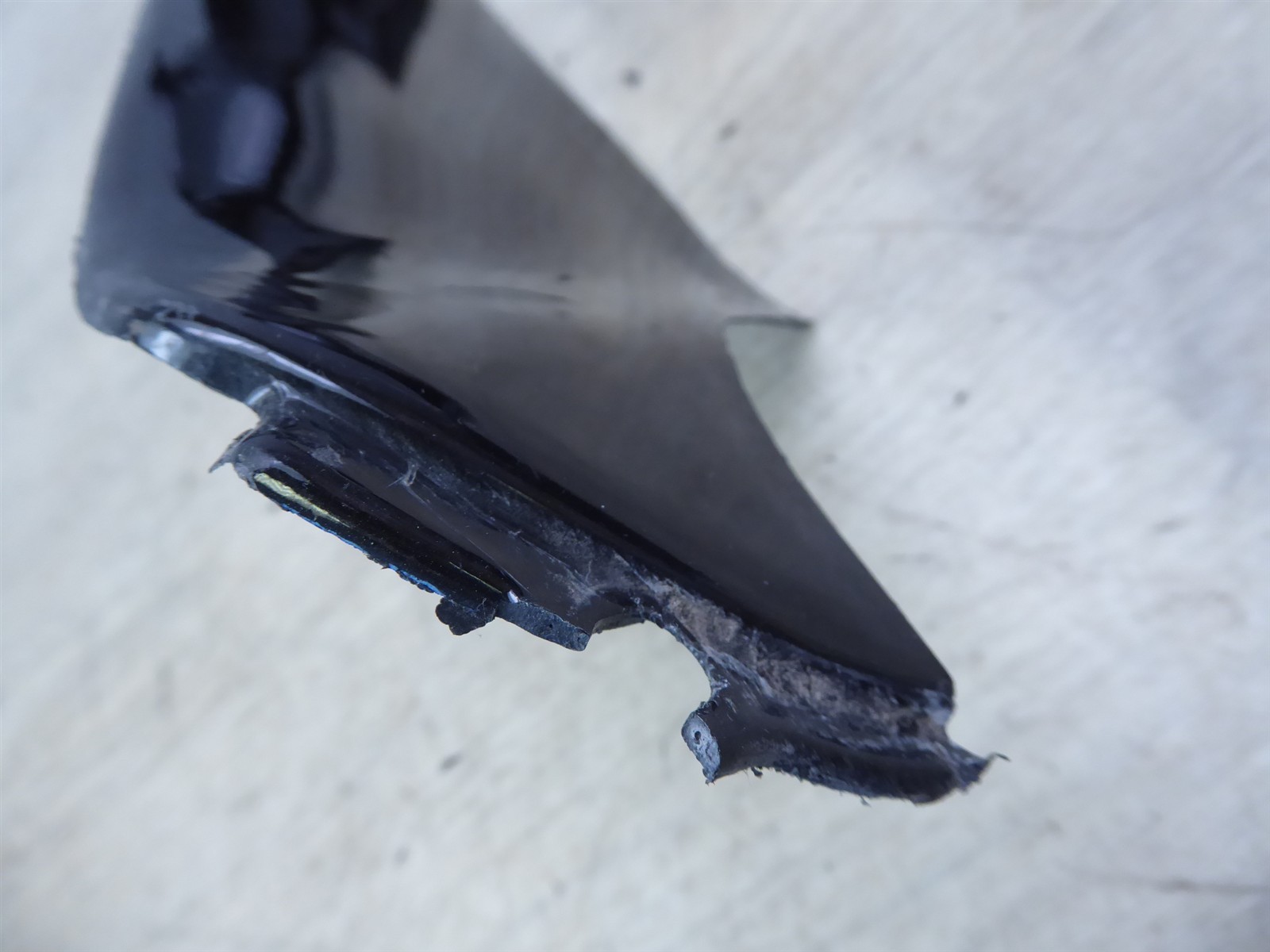 2000 Honda CBR600 F4 H20869) black lower front inner fairing cowl cover