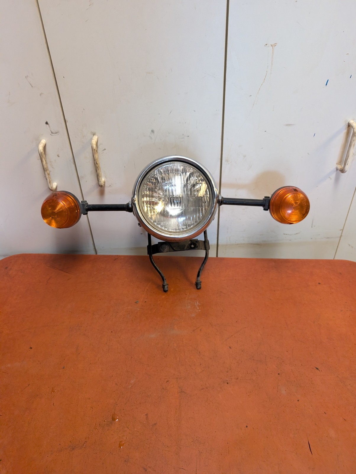 1980 Honda CM200 Front Headlight Headlamp Light & Housing Bucket CM185