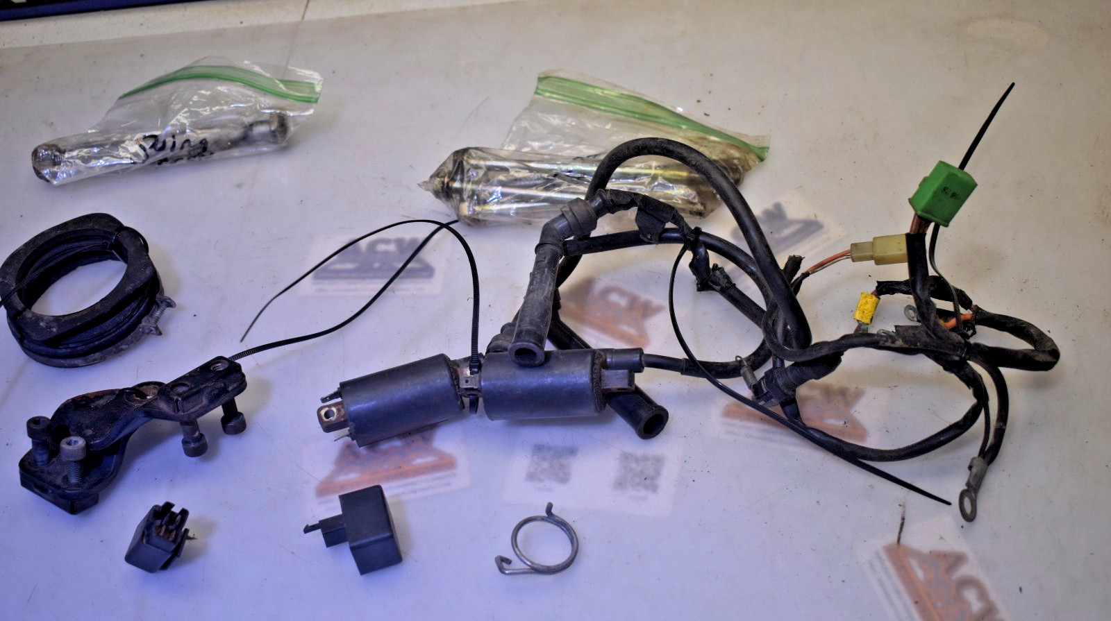 DC7 Part Box Lot Mis Coils 99 Suzuki Intruder VS 800 VS800 1999 FREE US SHIP