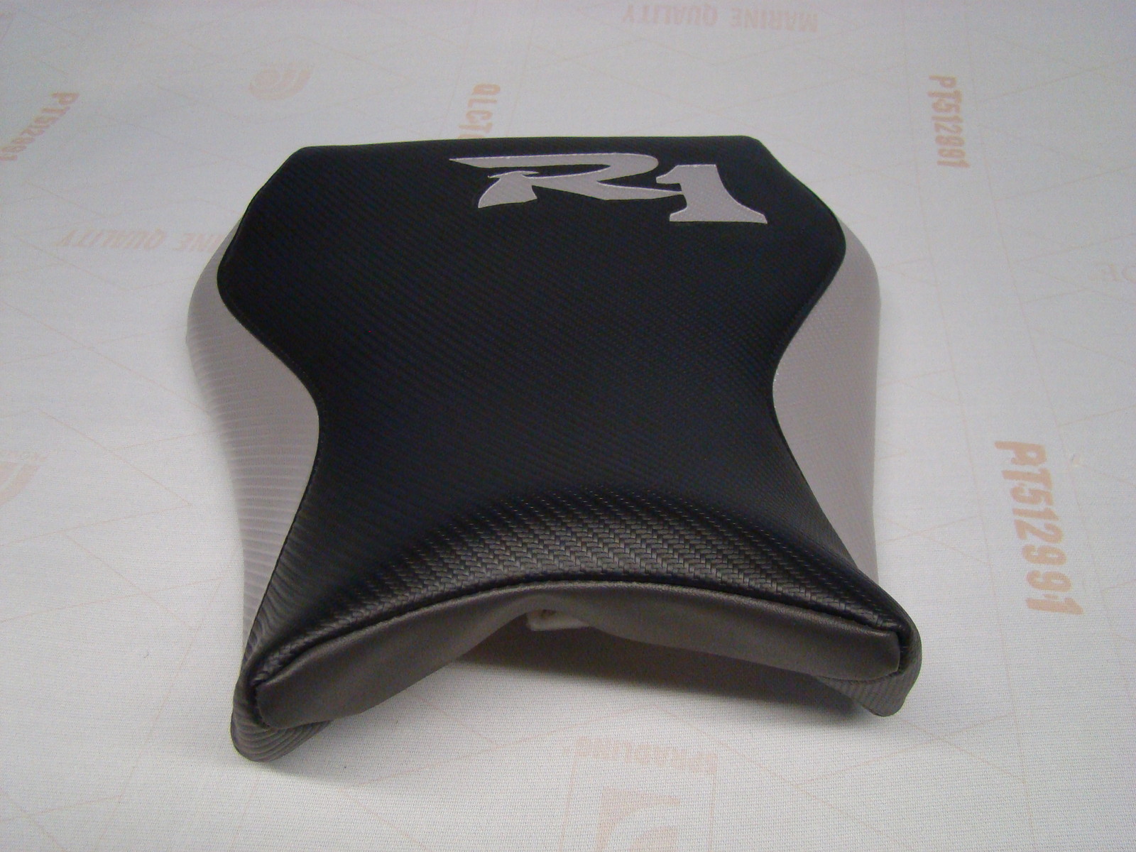 YAMAHA 1998-1999 YZF R1 FRONT SEAT COVER BLACK/SILVER