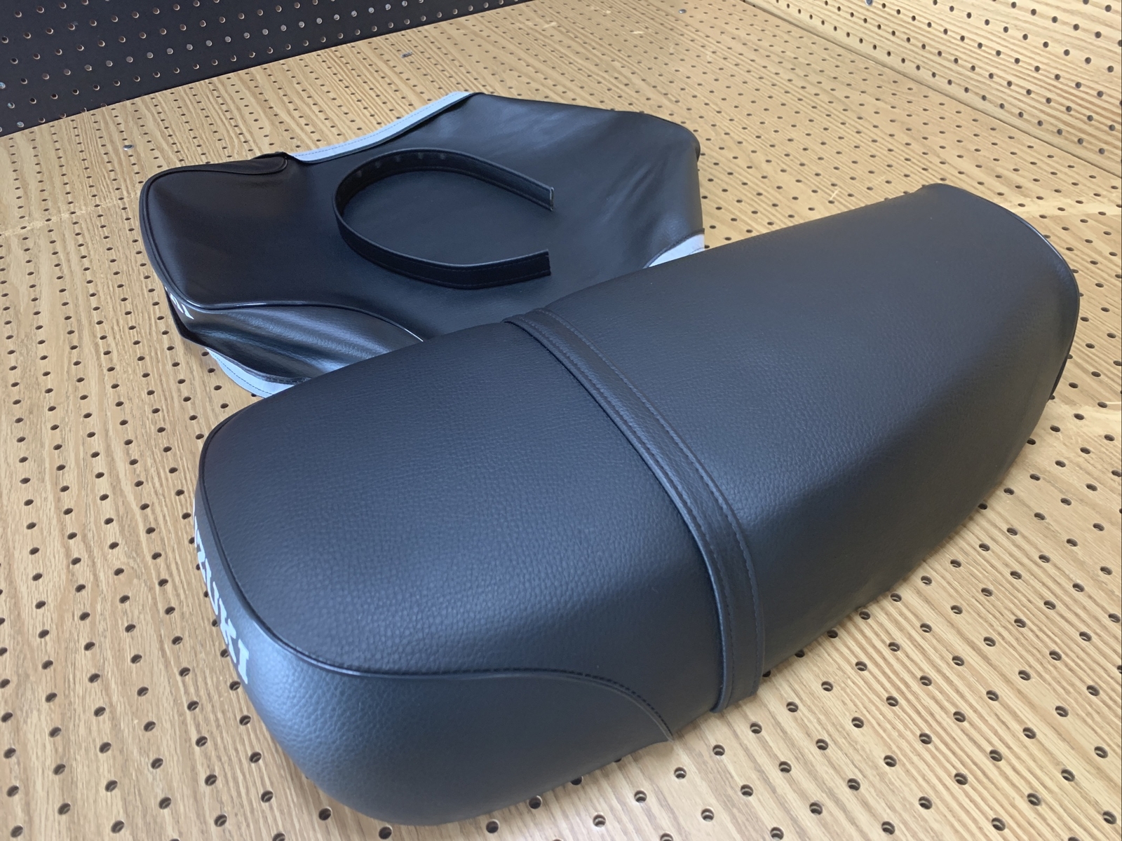SUZUKI ts125 ts185 tc125 TS185 seat cover with strap 1974 to 1976 (S*-29)