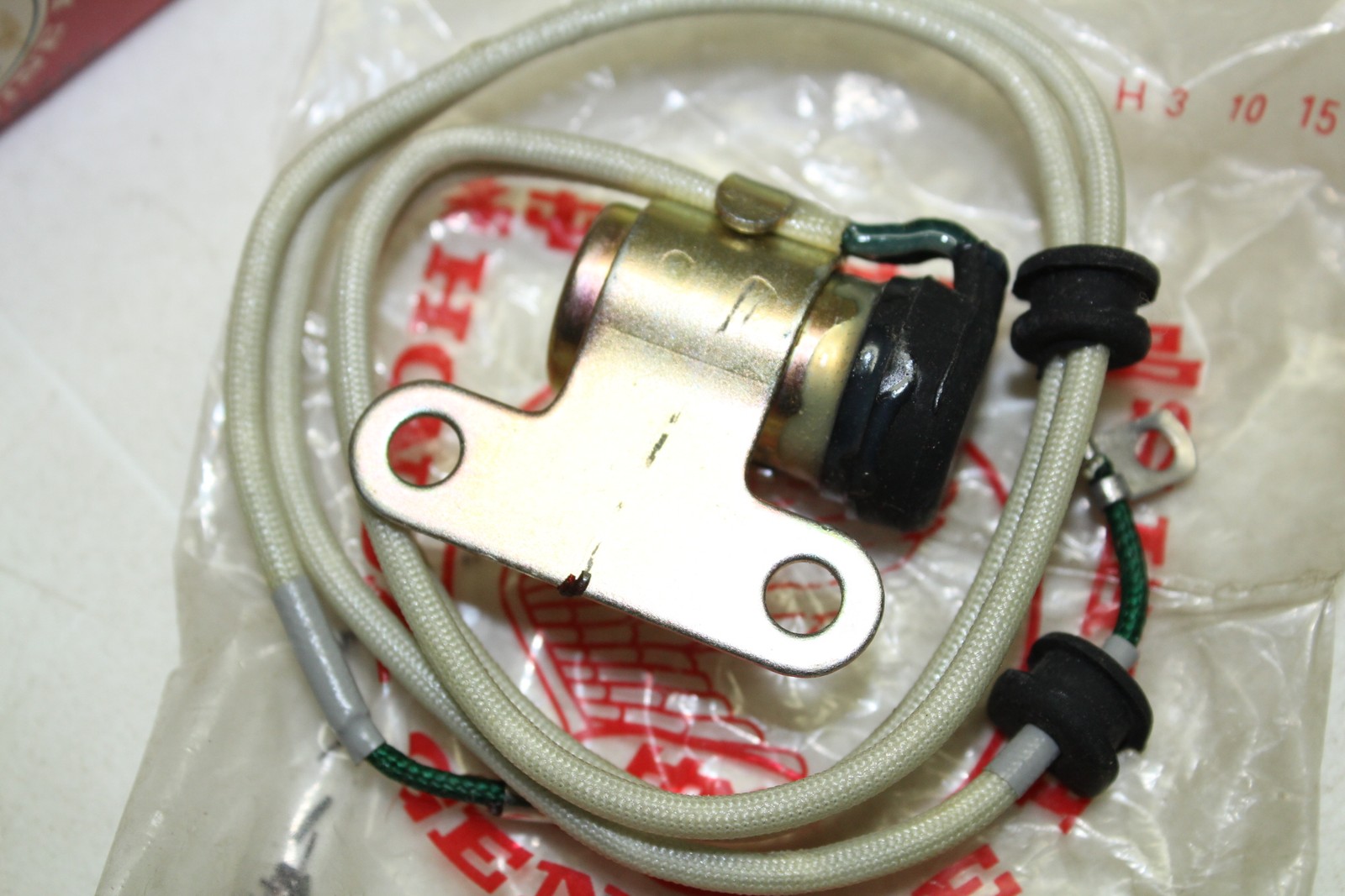 NOS Genuine Honda Condenser CA72 CA77 250/305 OEM # 30250-259-044