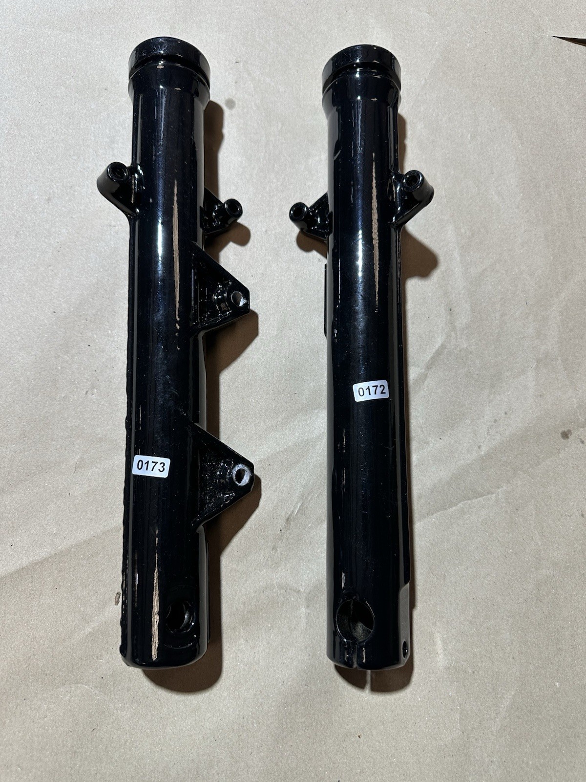 MZ ETZ FORK LEGS FORK BOTTOMS POWDER COATED TS DISC CONVERSION (SILVER172-173)