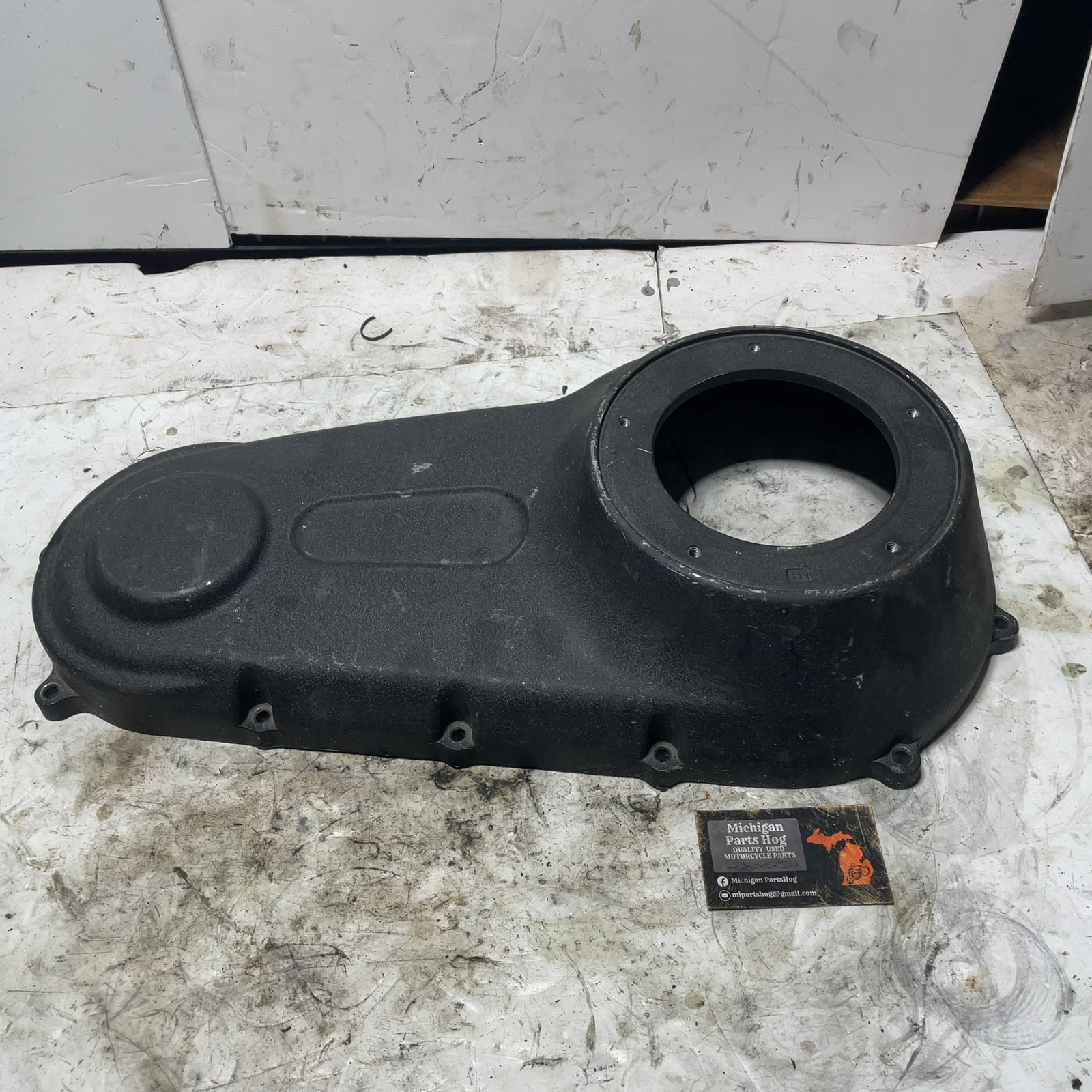 08-17 Harley Dyna OEM Wrinkle Black Primary Clutch Cover Forward Control