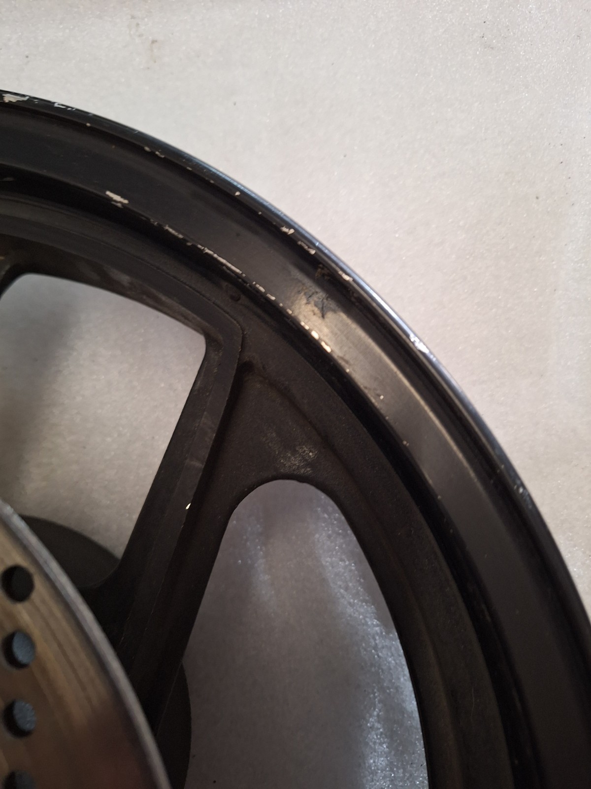 4. Kawasaki GPZ 600 R ZX600 A Rear Wheel Rim 3.00 X 16 Inches R-1181
