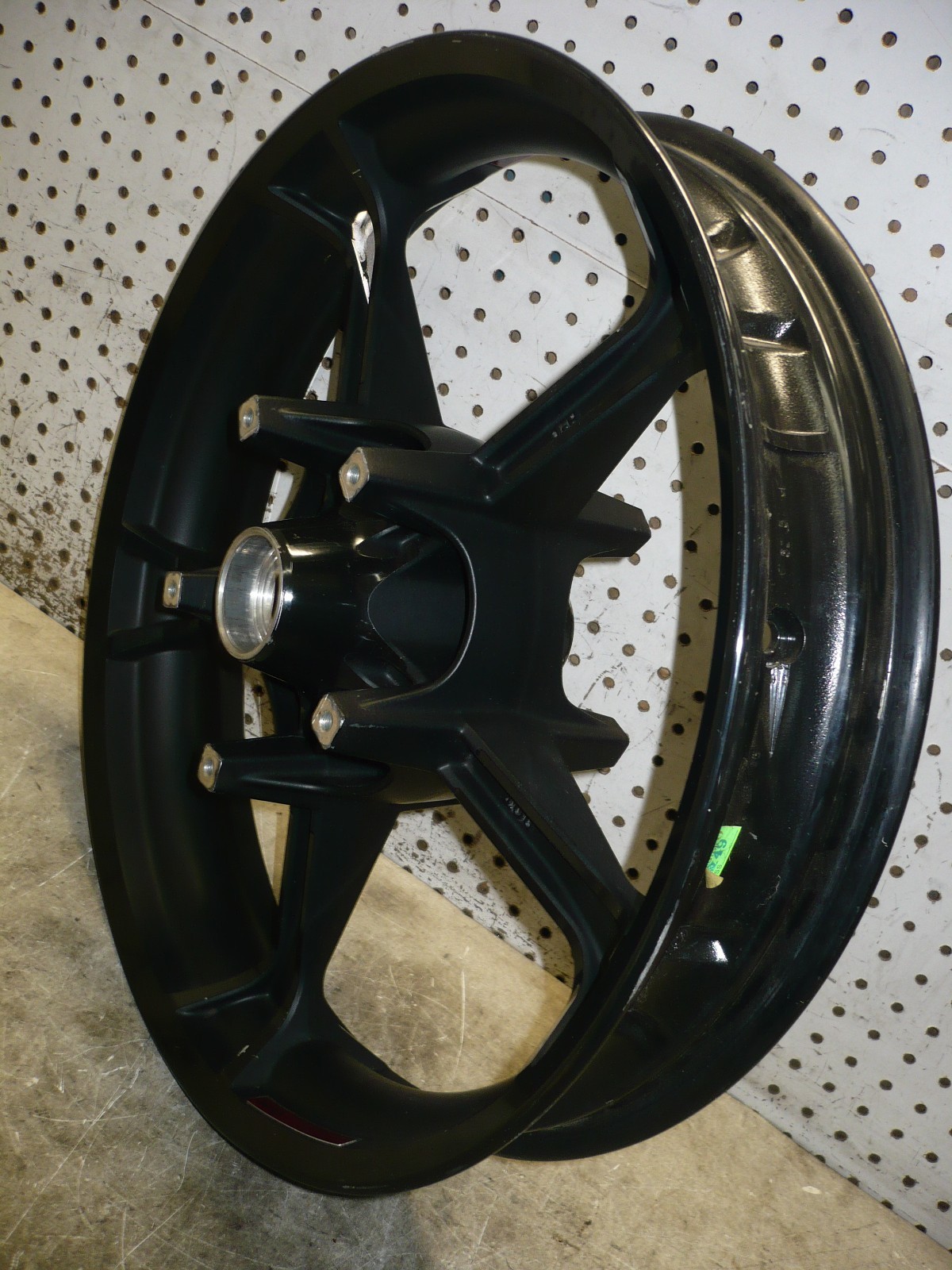 HD HARLEY 00 23 TOURING CVO TOMAHAWK FRONT WHEEL RIM 19X3.50 5 SPOKES