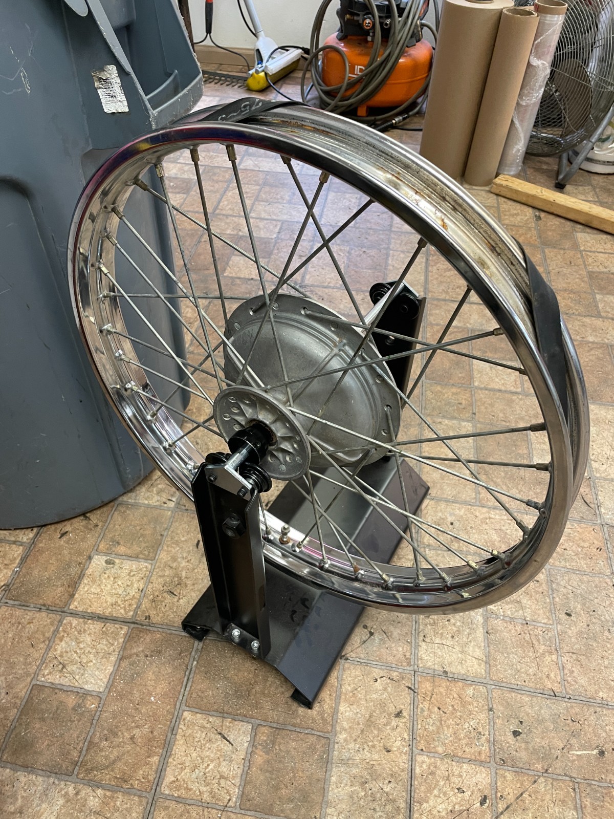 1975 Yamaha DT400 Front Wheel DT dt 400 SEE VIDEO
