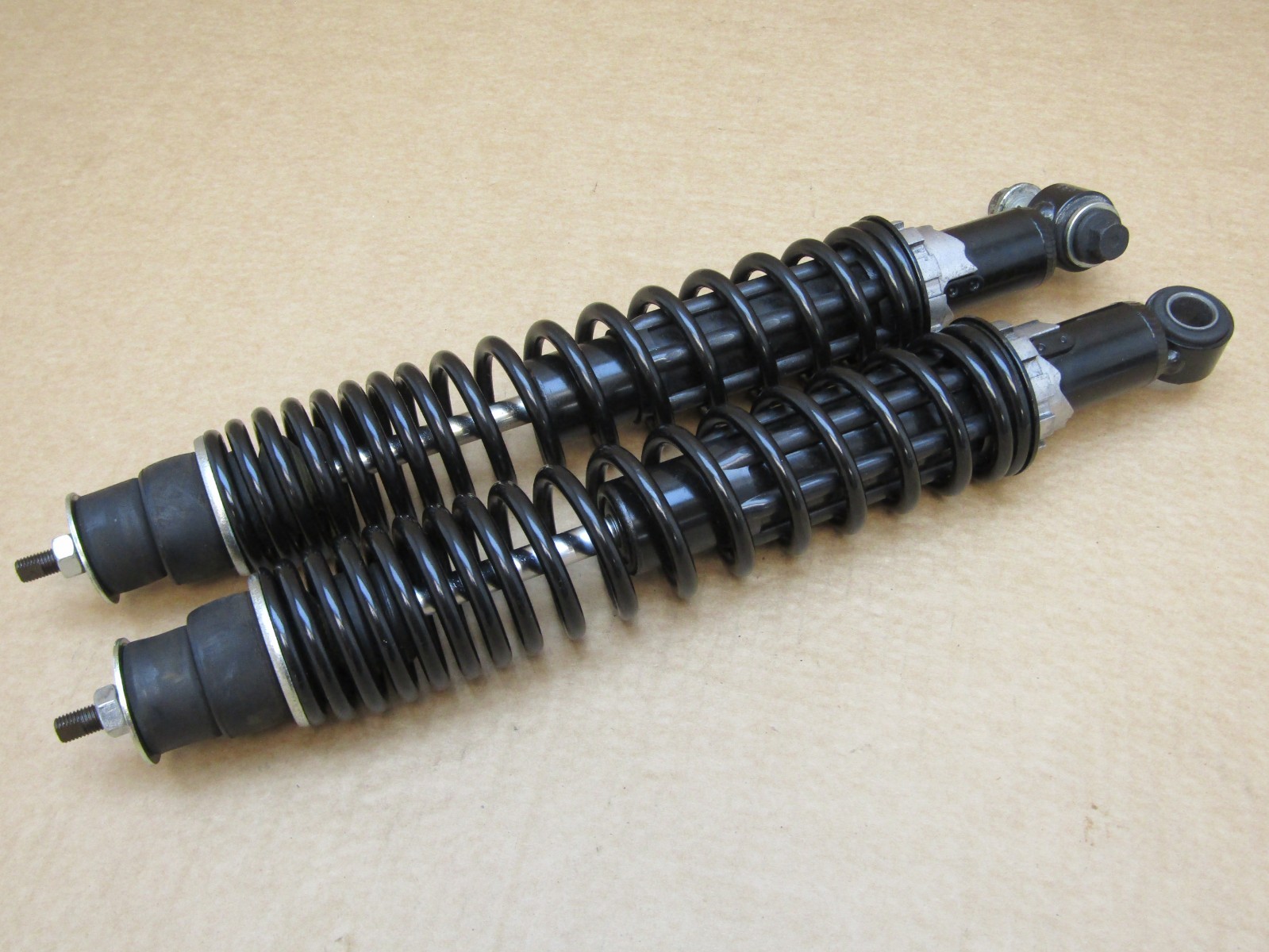 Piaggio vespa GTS 125 touring 2021 7,069 miles rear shock absorbers pair (15143)