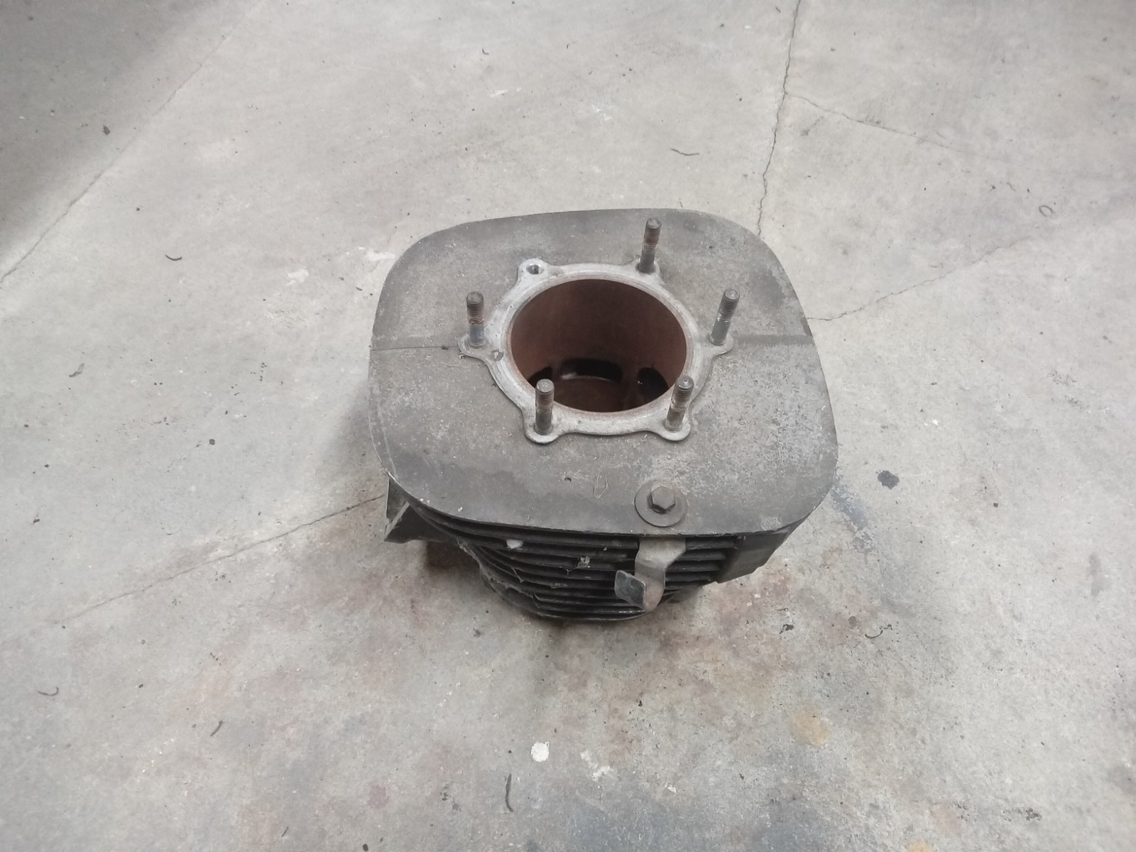1981 81 1982 82 Yamaha YZ465 IT464 YZ IT 465 cylinder