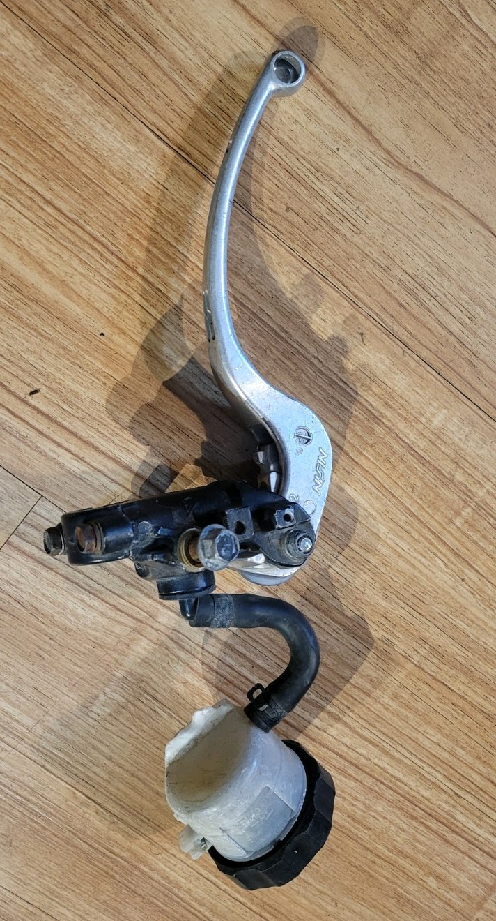 Triumph Nissin Front Brake Master Cylinder Used Reservoir Aluminum Handlebar