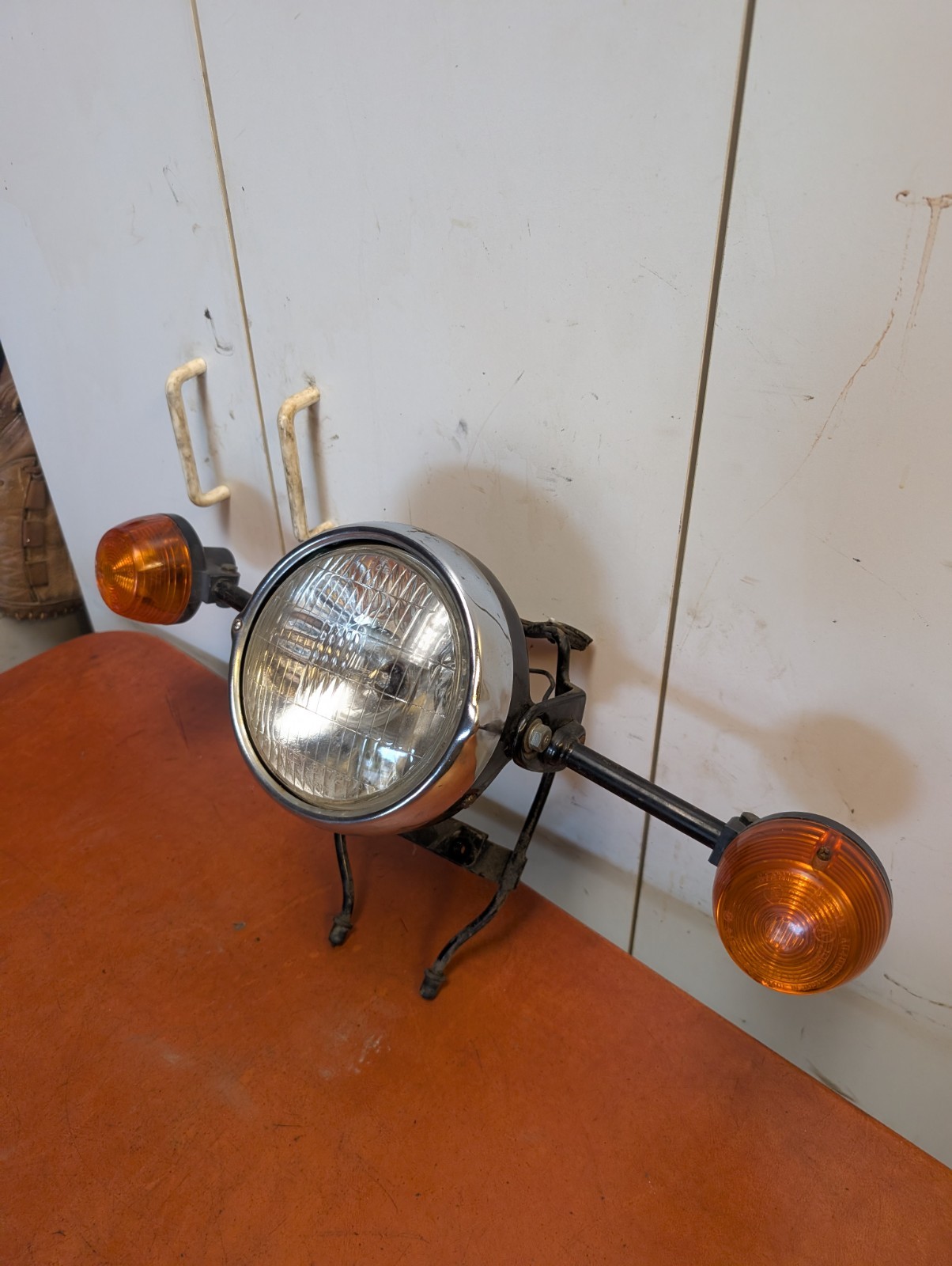 1980 Honda CM200 Front Headlight Headlamp Light & Housing Bucket CM185