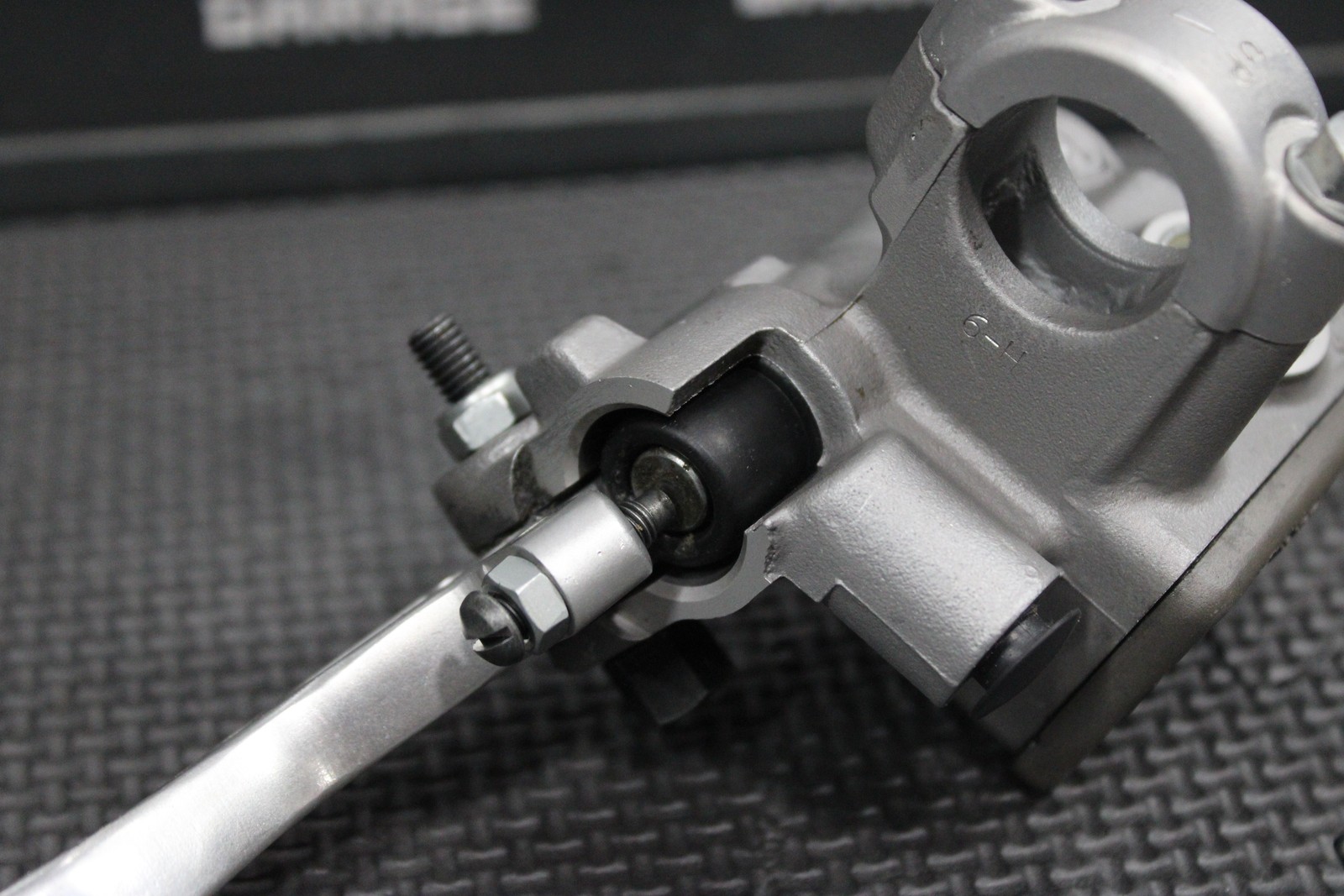 1998 SUZUKI RMX250 OEM NISSIN FRONT BRAKE MASTER CYLINDER W/ LEVER