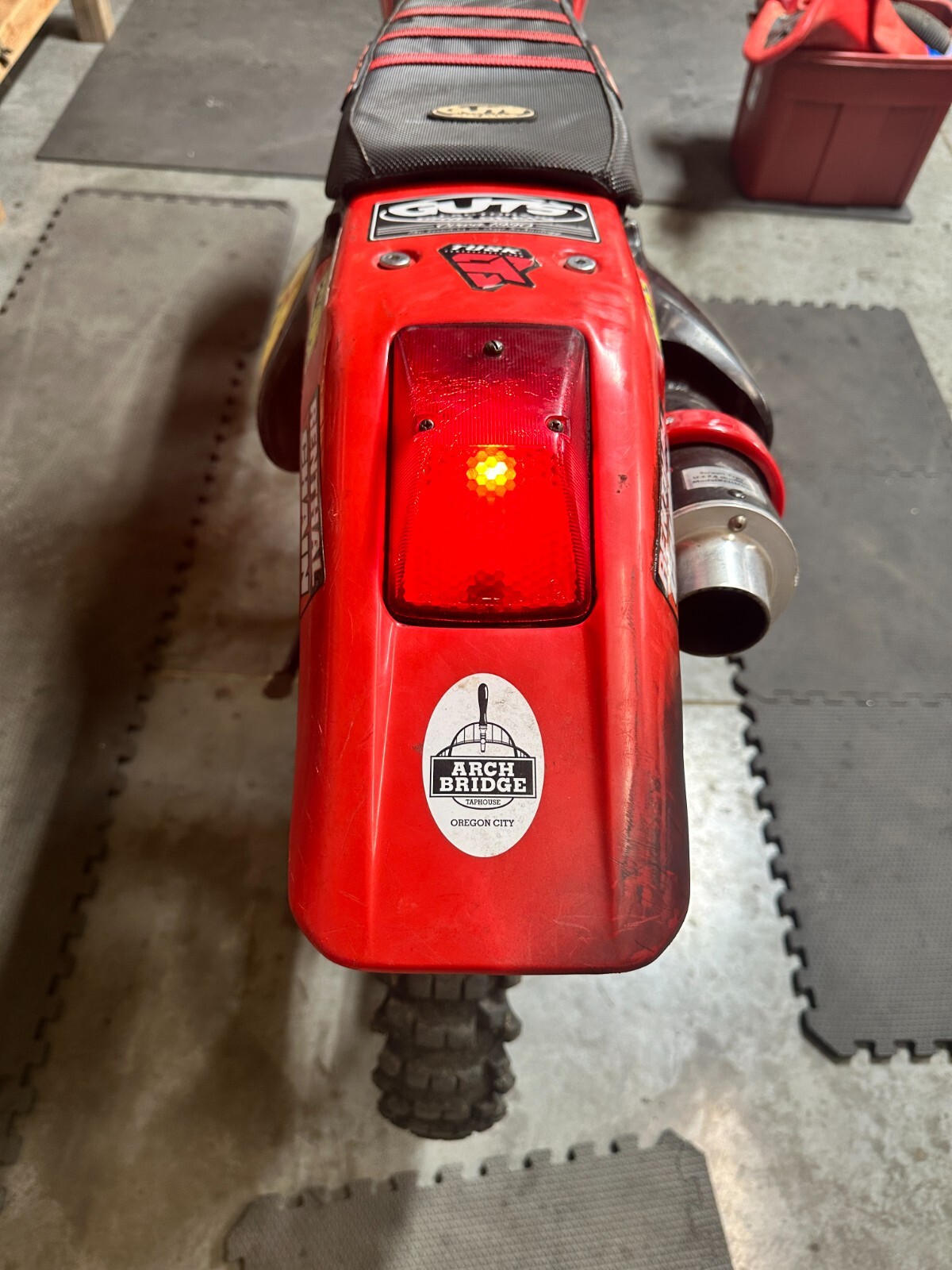 2001 Honda XR400R Rear Fender w/tail light TESTED working 96-04