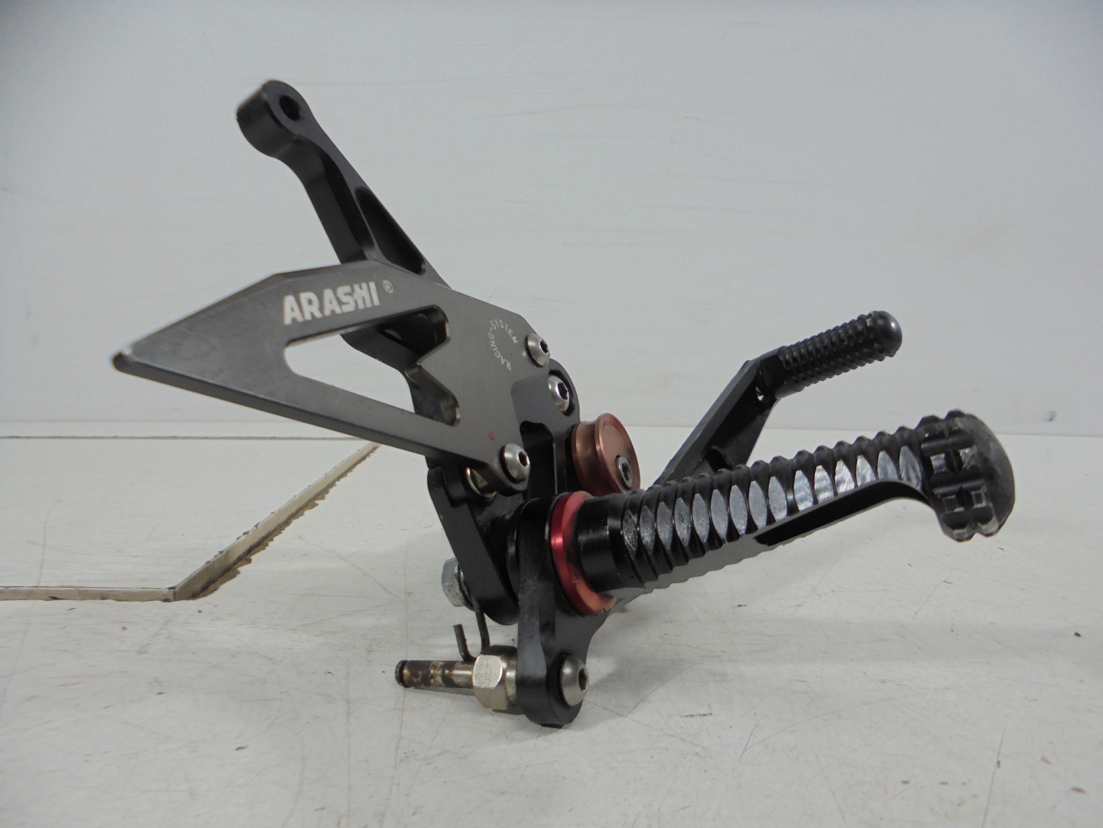 2006 2007 Suzuki GSXR750 GSXR 750 600 ARASHI Driver Footrest Rearset Pegs PARTS