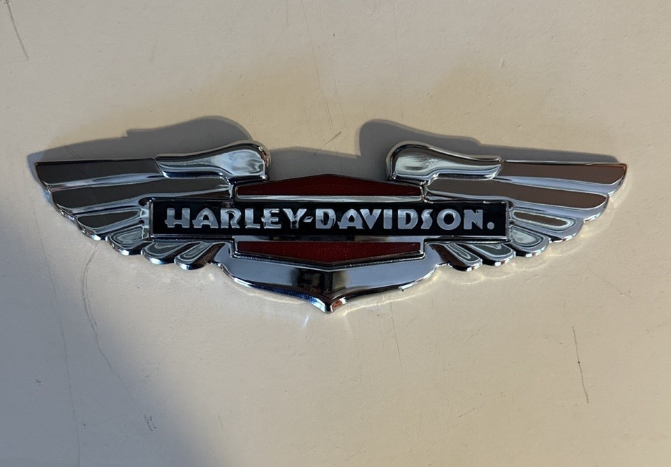 HARLEY TANK EMBLEMS SOFTAIL DELUXE CHROME RED AND BLACK FLSTN .