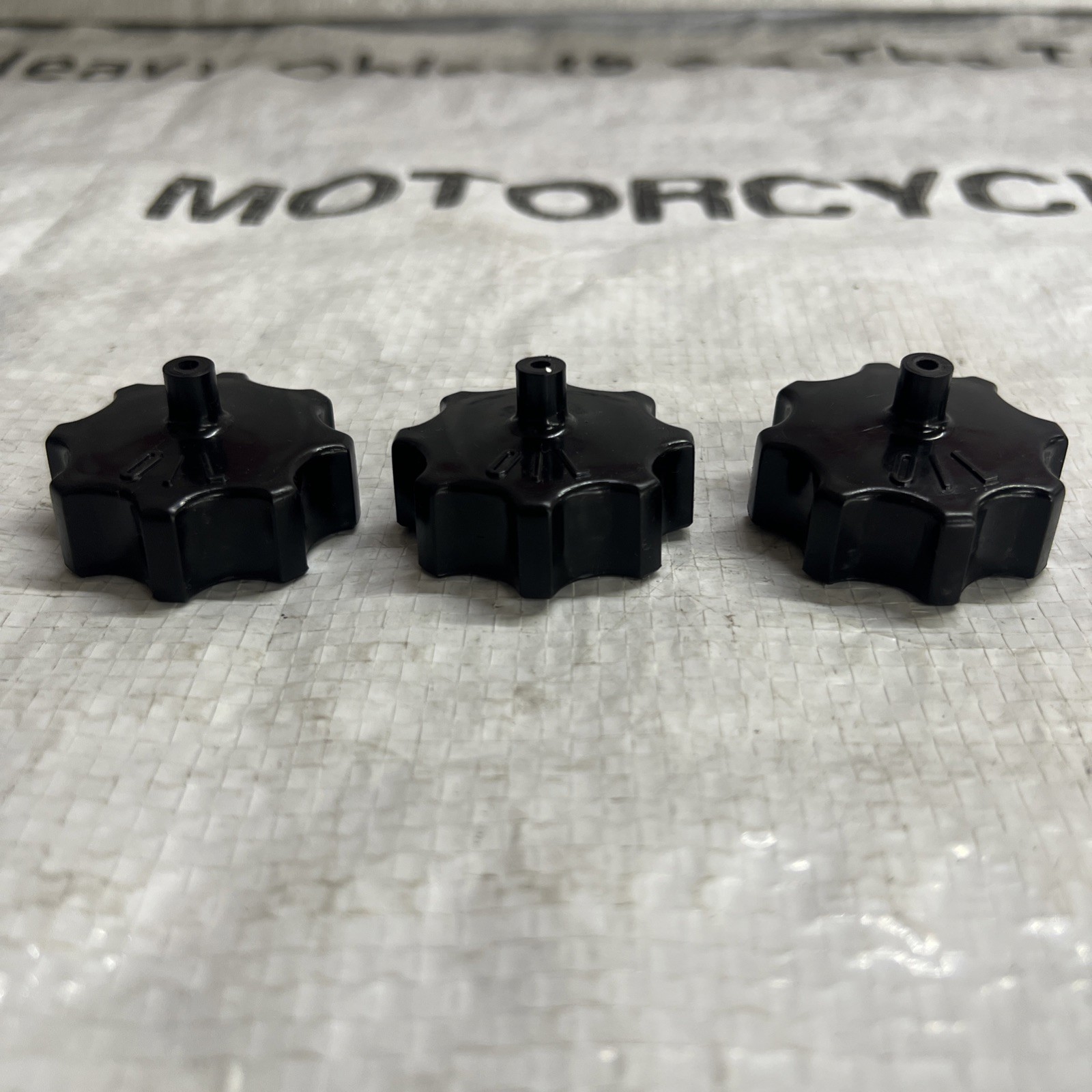 (3) Yamaha Oil Cap 1972 RT2M 322-21771-00