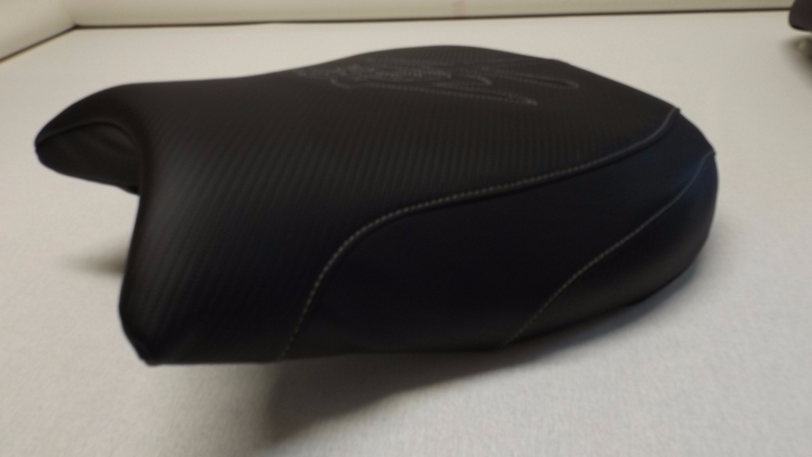 HAYABUSA 99/00/01/02/03/04/05/06/07 GSXR1300 FRONT&REAR SEAT COVERS BLACK CARBON