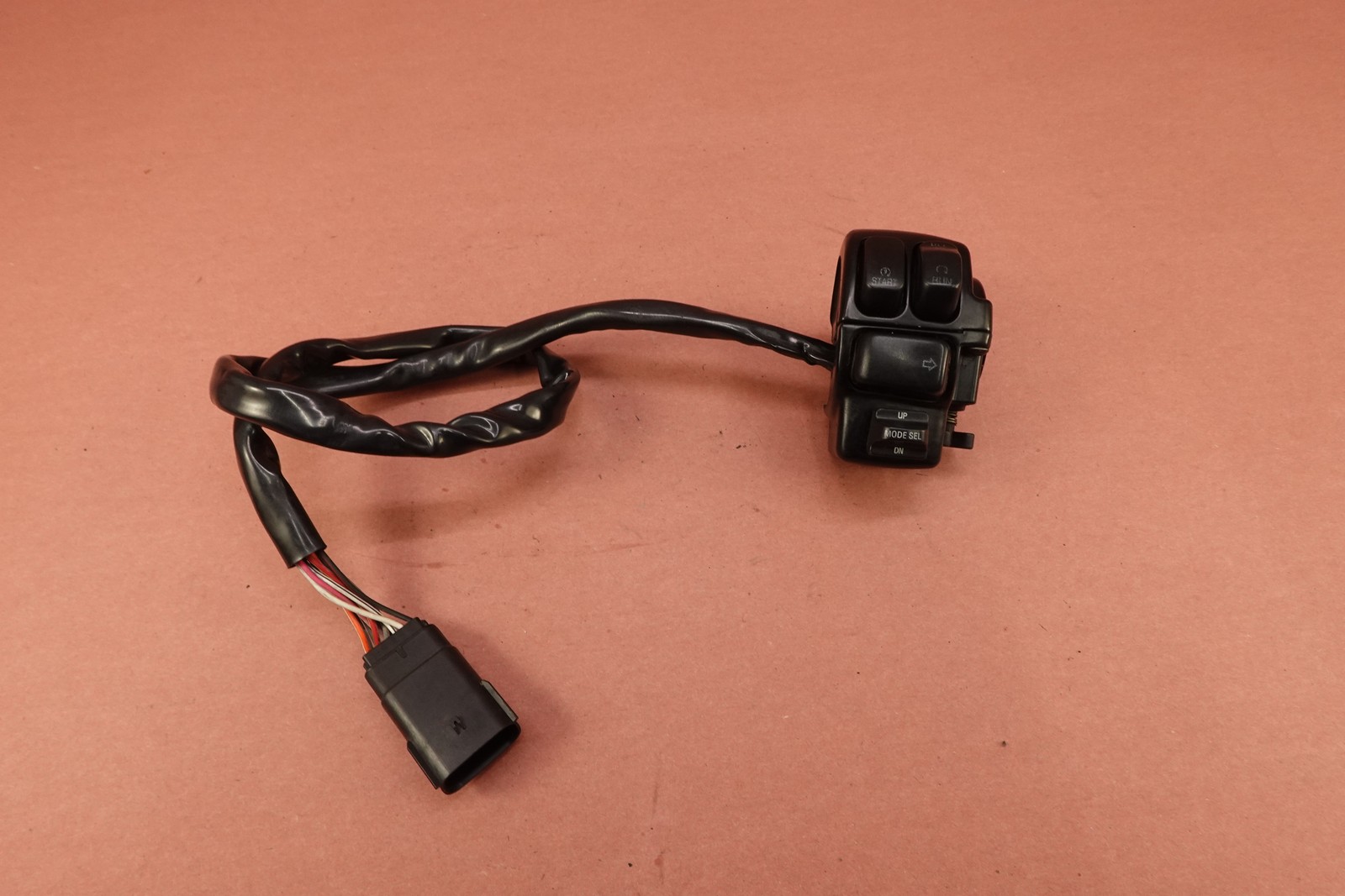2007-2011 Harley Davidson FLHX Street Glide Right Control Start Stop Switch