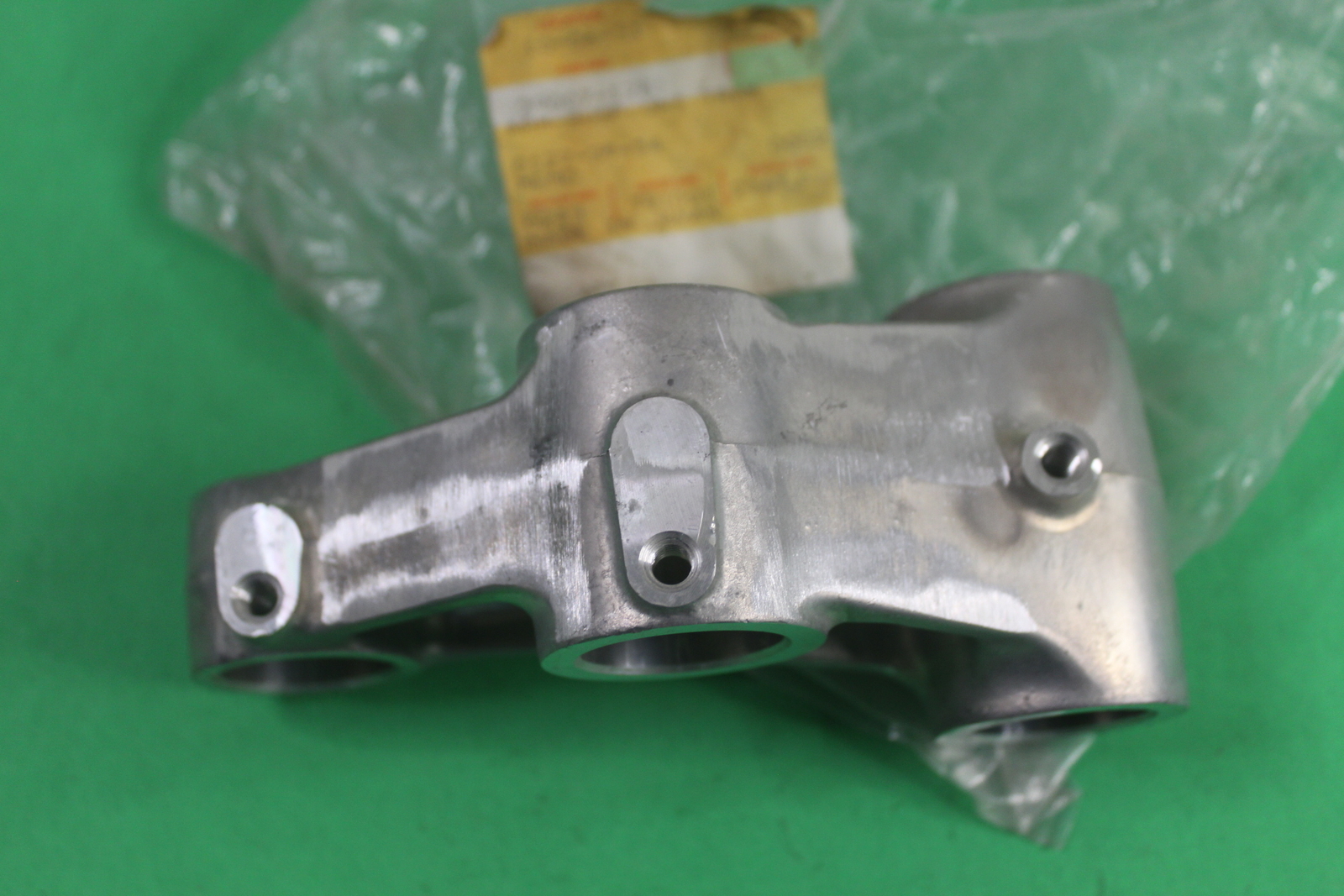 NOS OEM KAWASAKI ARM-SUSP, UNI TRAK ZR750-F5 ZR-7 ZR750F1 ZR750H1 #39007-1281